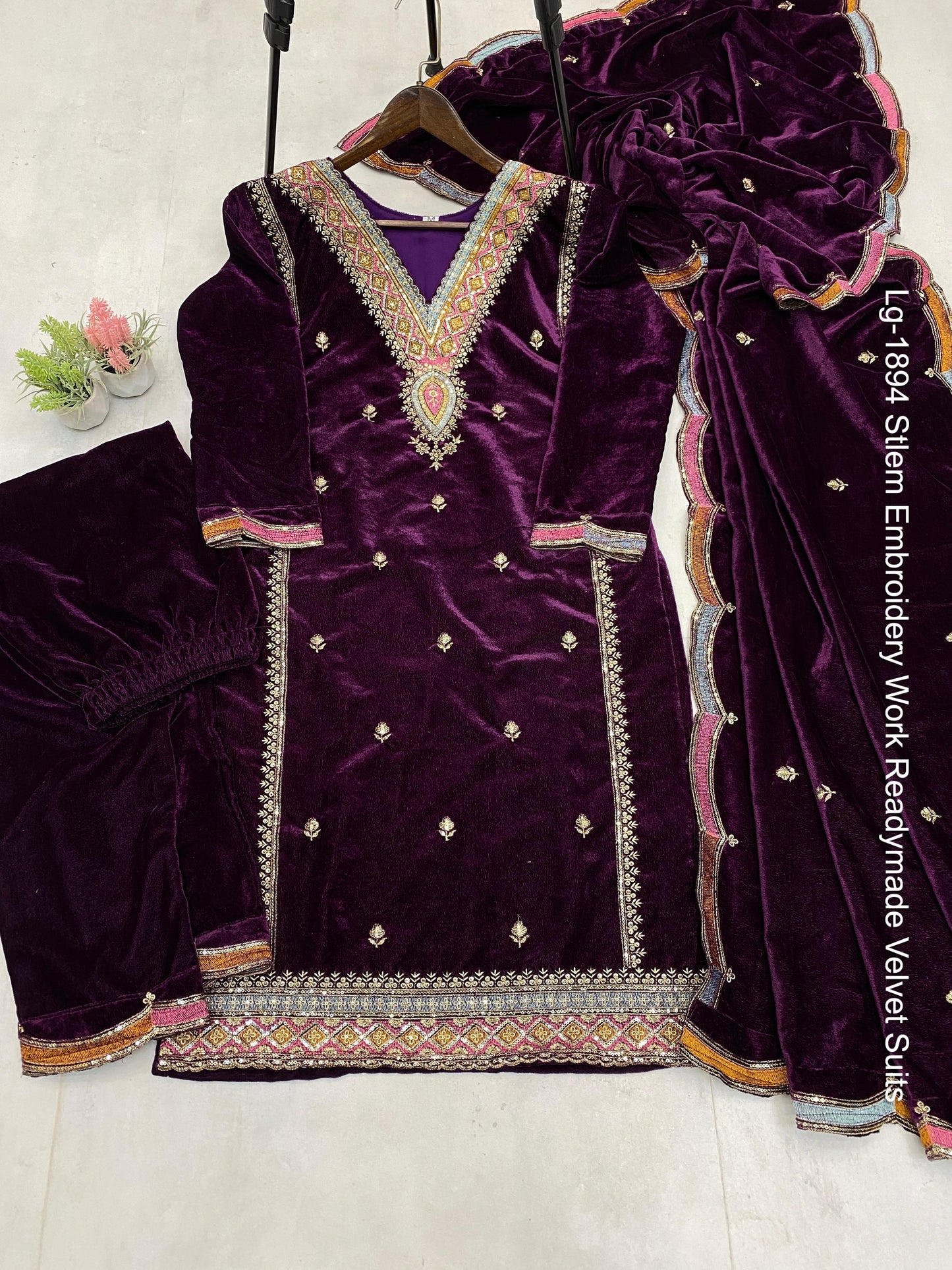 Lg-1894 Stlem Embroidery Work Readymade Velvet Suits