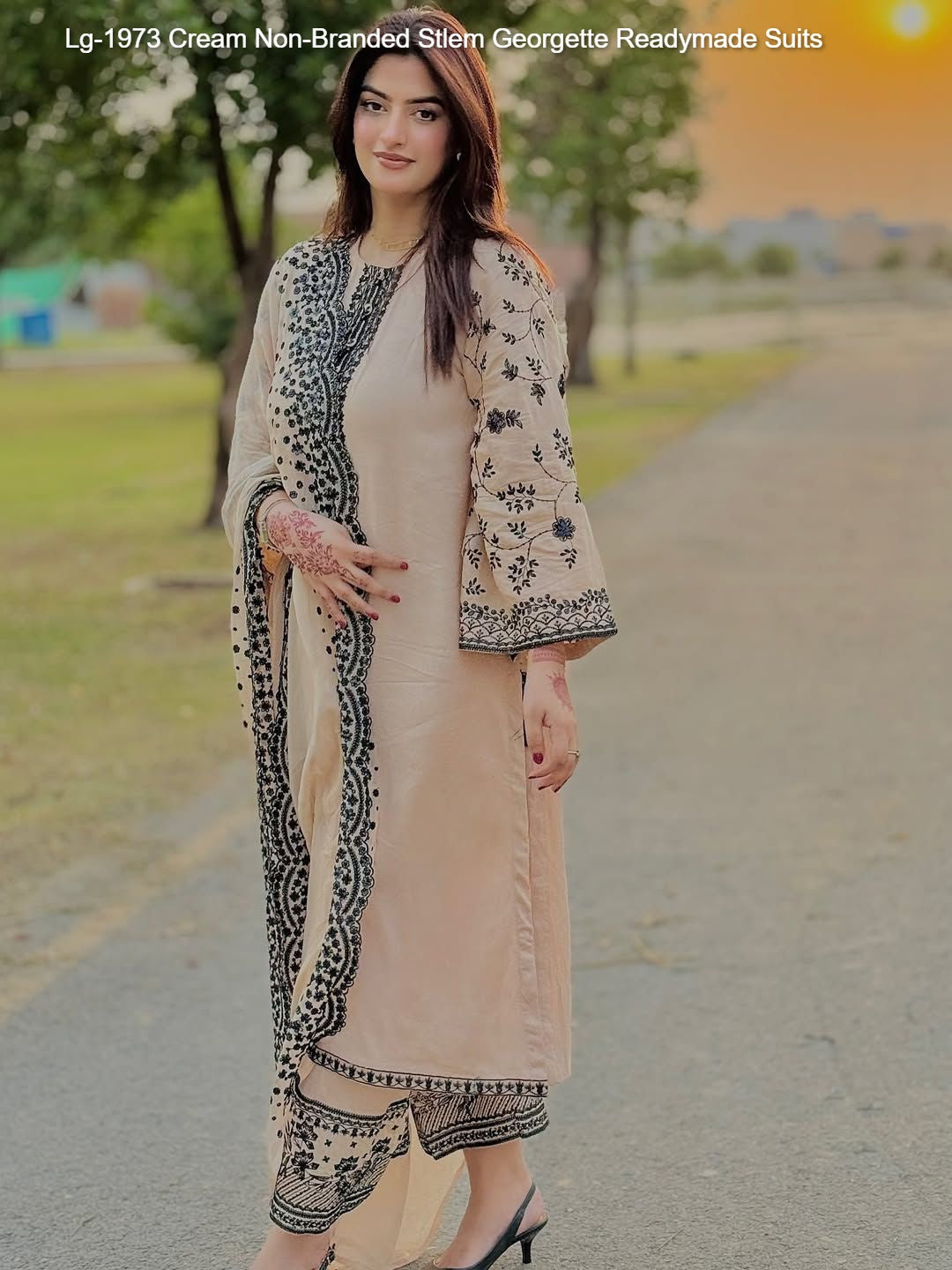 Lg-1973 Cream Non-Branded Stlem Georgette Readymade Suits