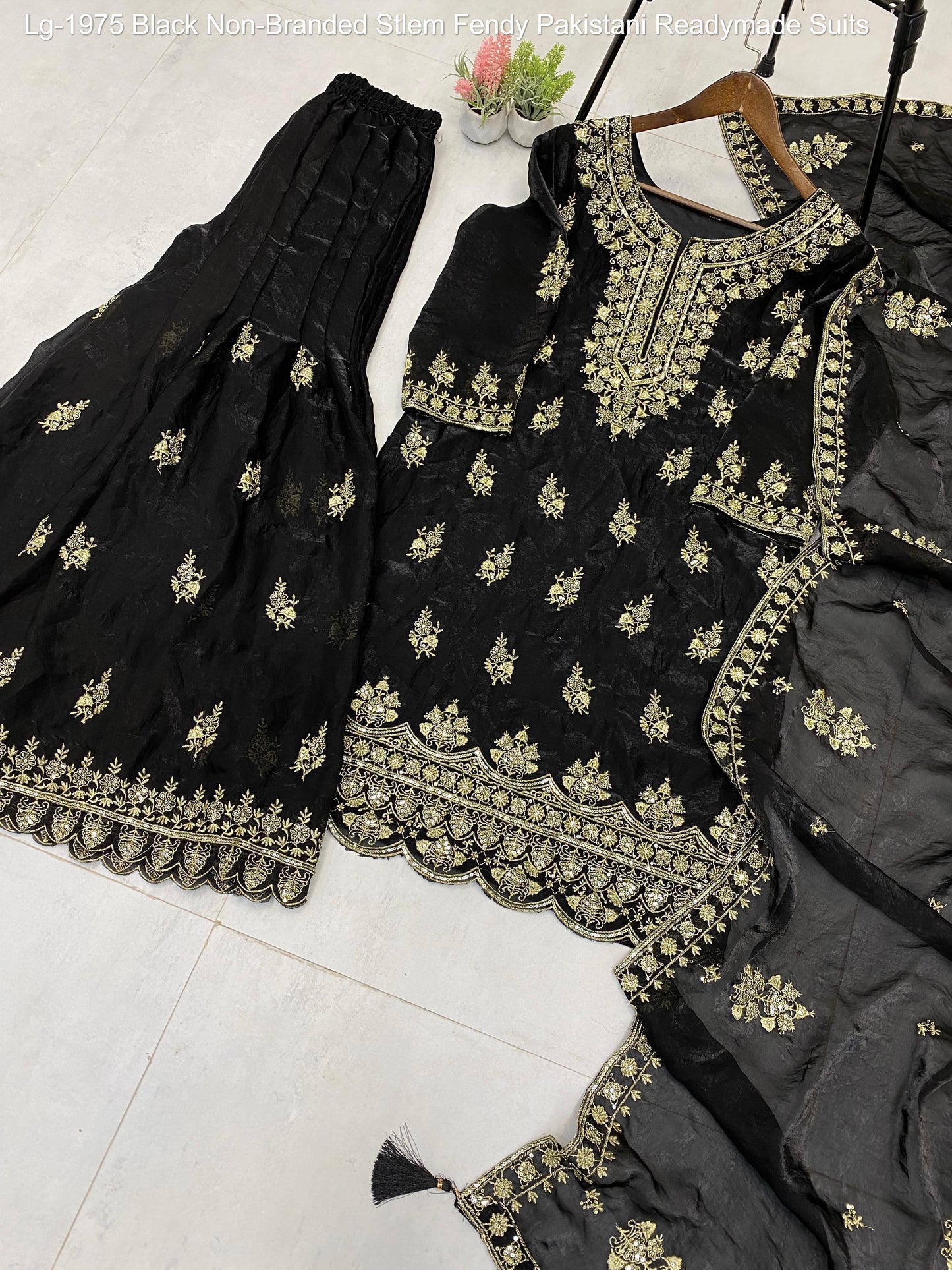 Lg-1975 Black Non-Branded Stlem Fendy Pakistani Readymade Suits