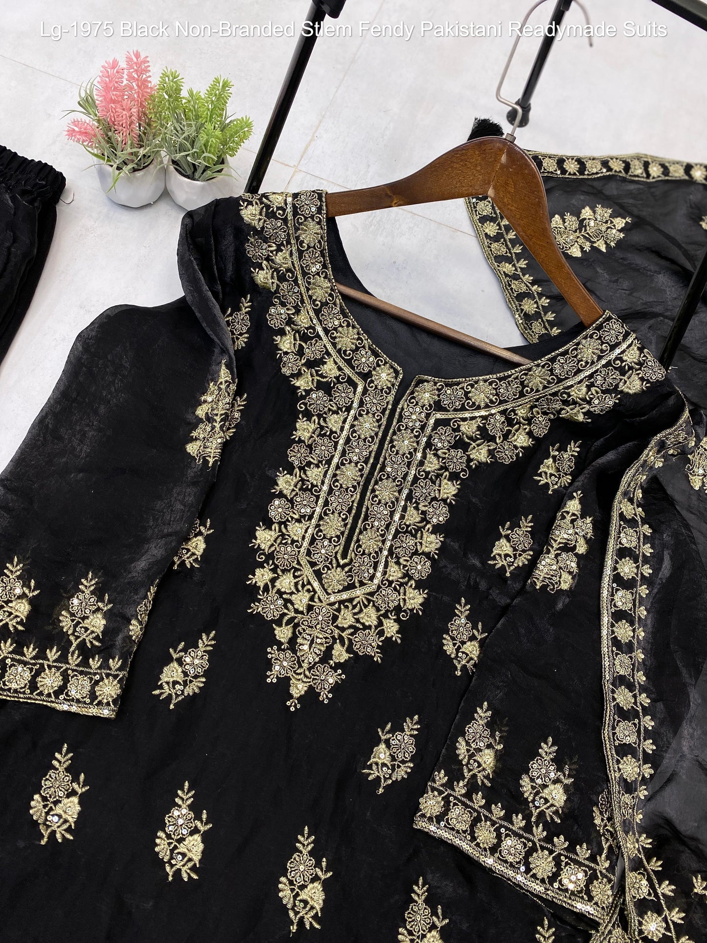 Lg-1975 Black Non-Branded Stlem Fendy Pakistani Readymade Suits