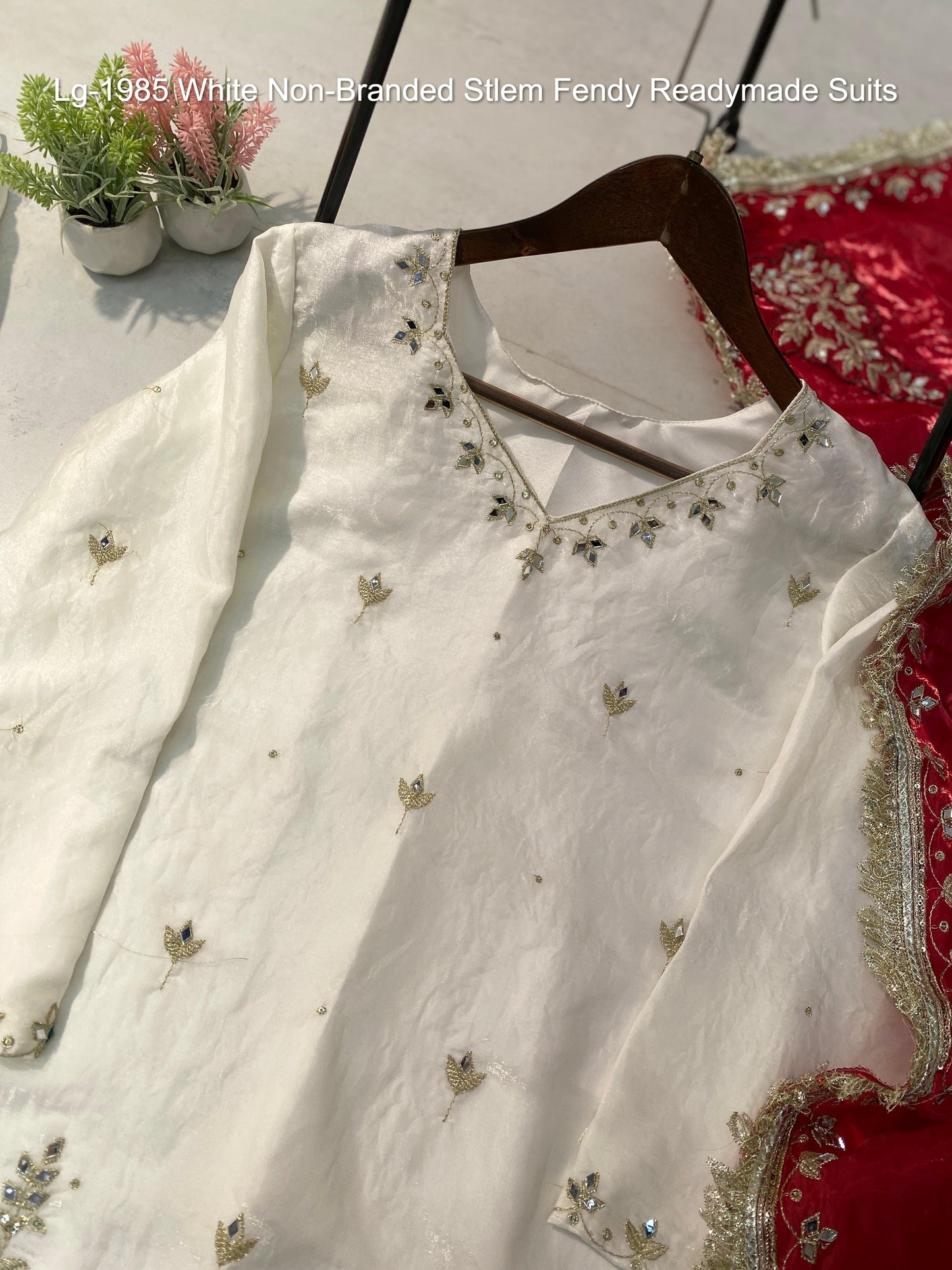 Lg-1985 White Non-Branded Stlem Fendy Readymade Suits