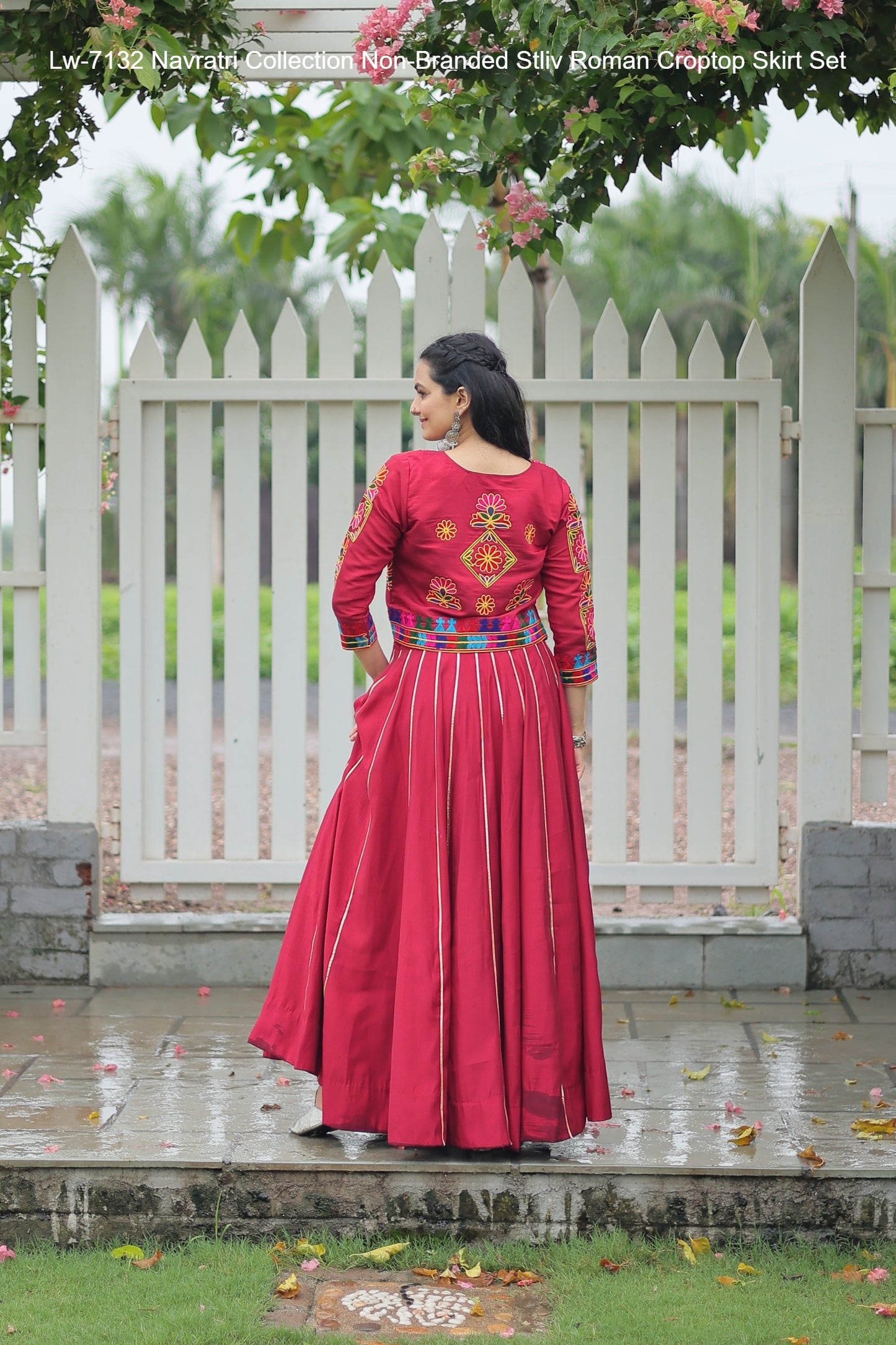 Lw-7132 Navratri Collection Non-Branded Stliv Roman Croptop Skirt Set