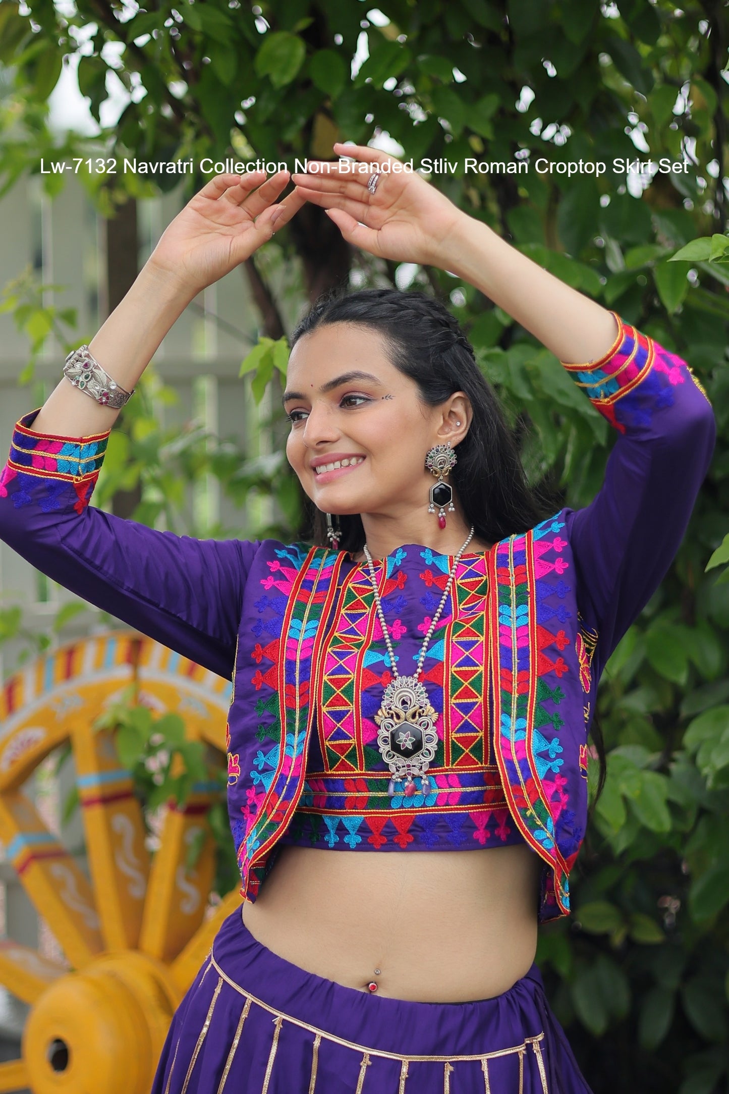 Lw-7132 Navratri Collection Non-Branded Stliv Roman Croptop Skirt Set