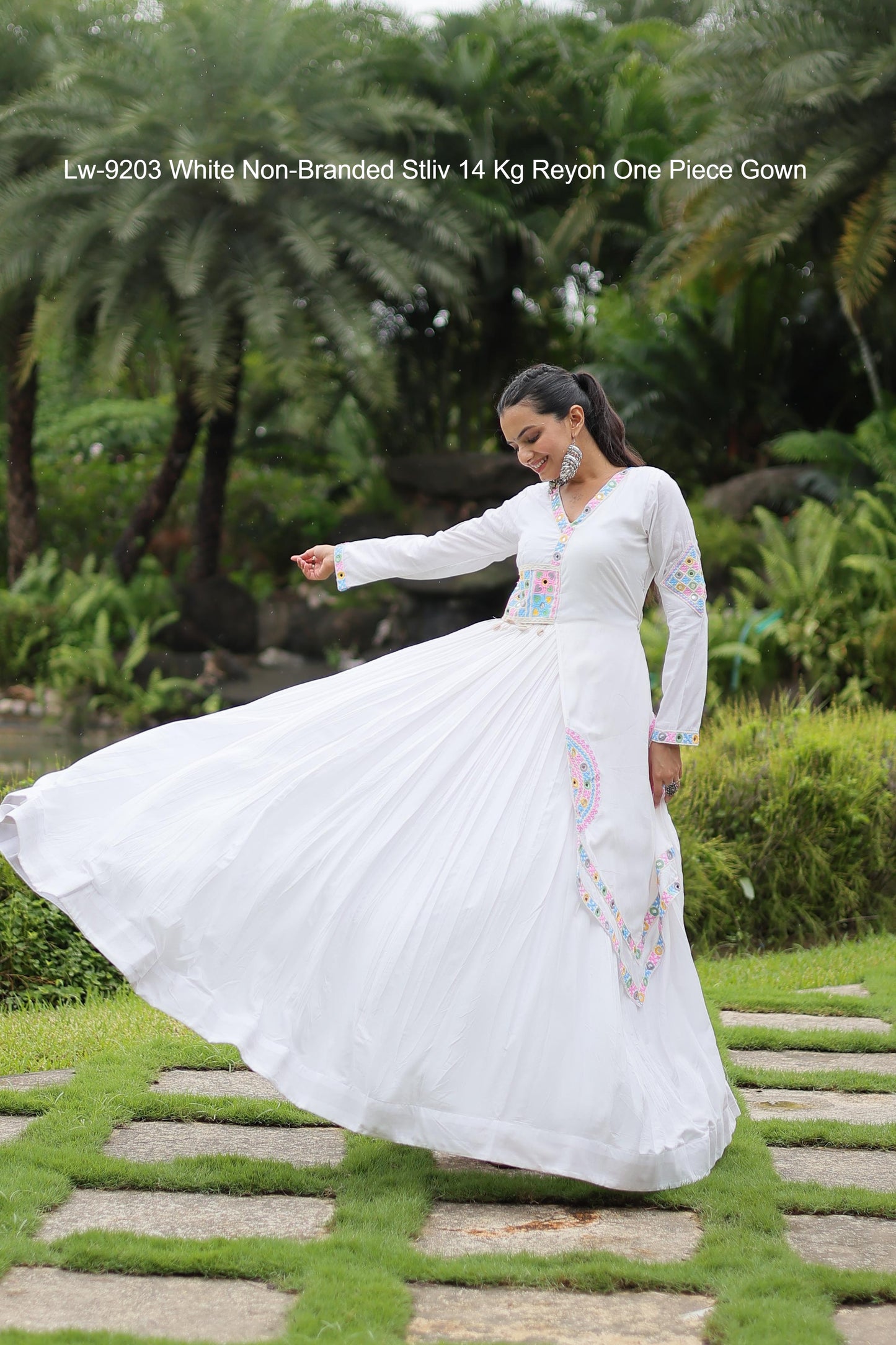 Lw-9203 White Non-Branded Stliv 14 Kg Reyon One Piece Gown