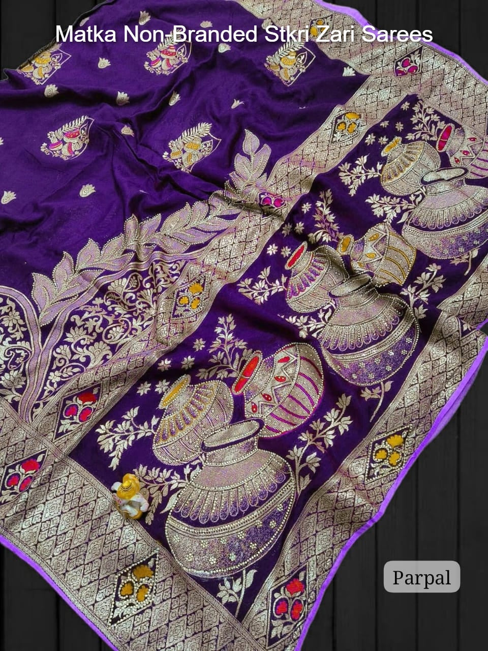 Matka Non-Branded Stkri Zari Sarees
