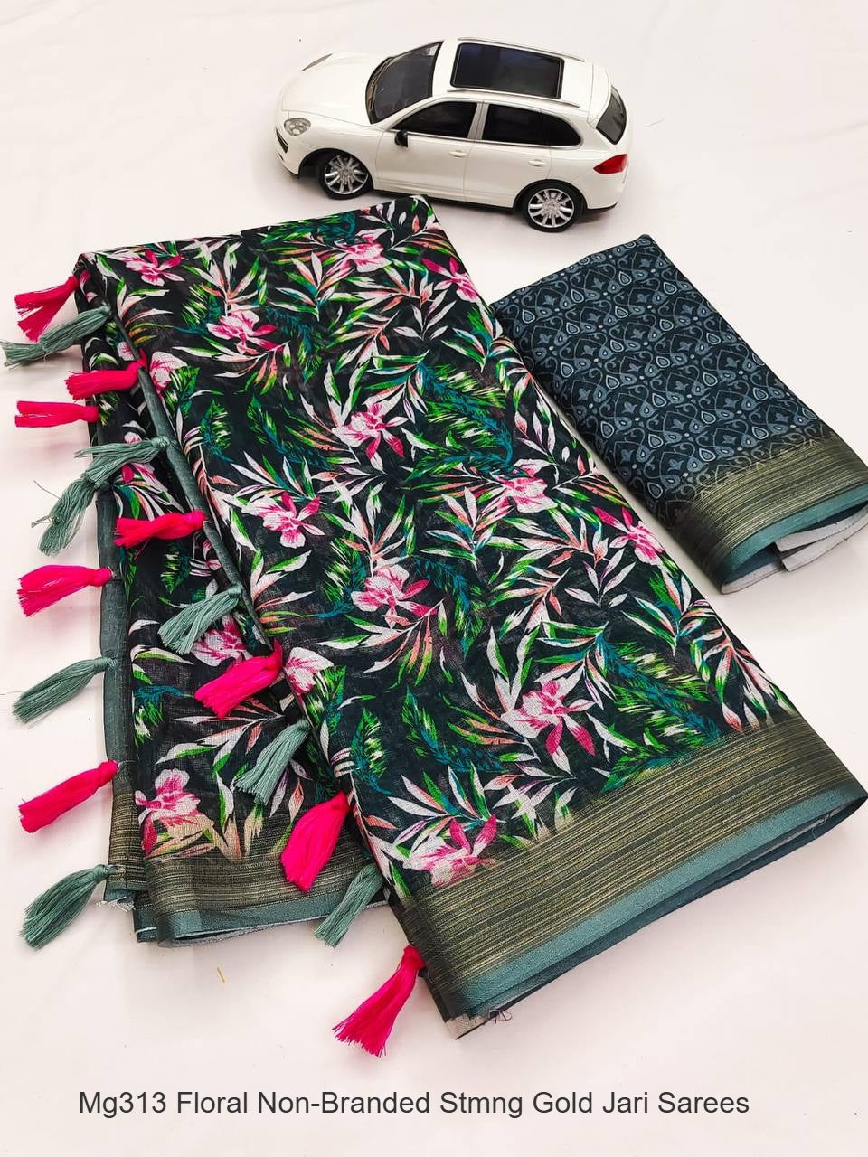 Mg313 Floral Non-Branded Stmng Gold Jari Sarees