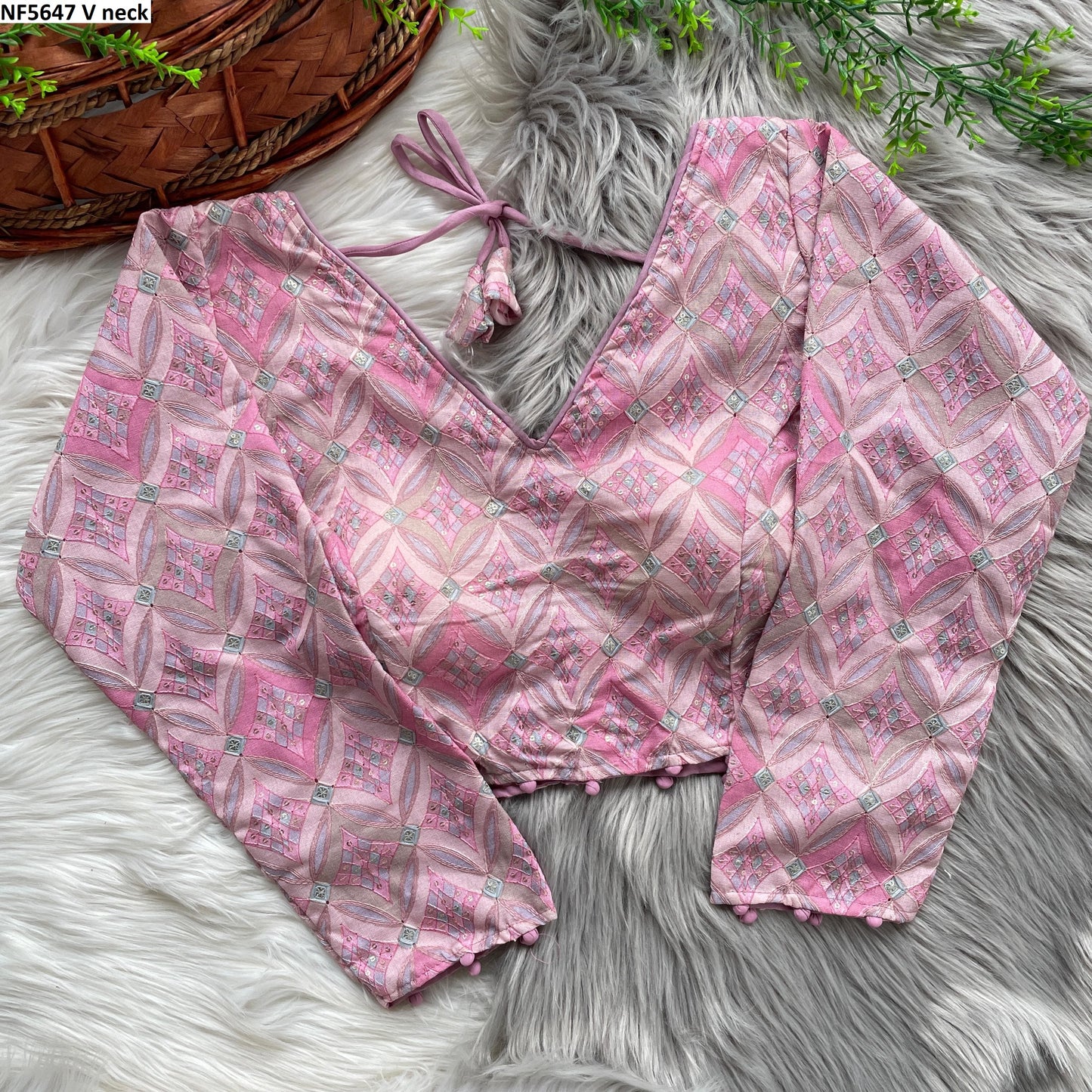 Nf5647 V Neck Vmk Blouse