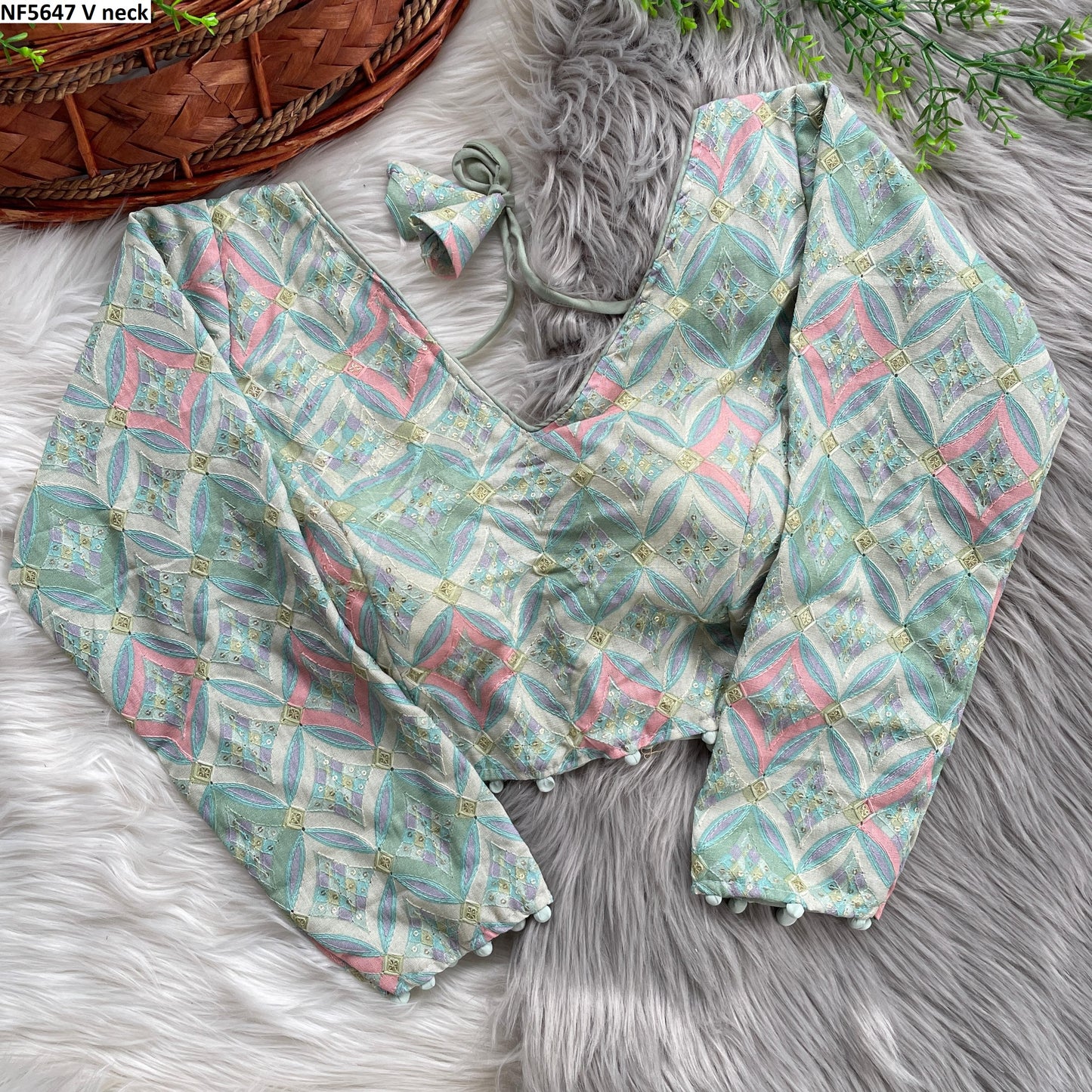 Nf5647 V Neck Vmk Blouse