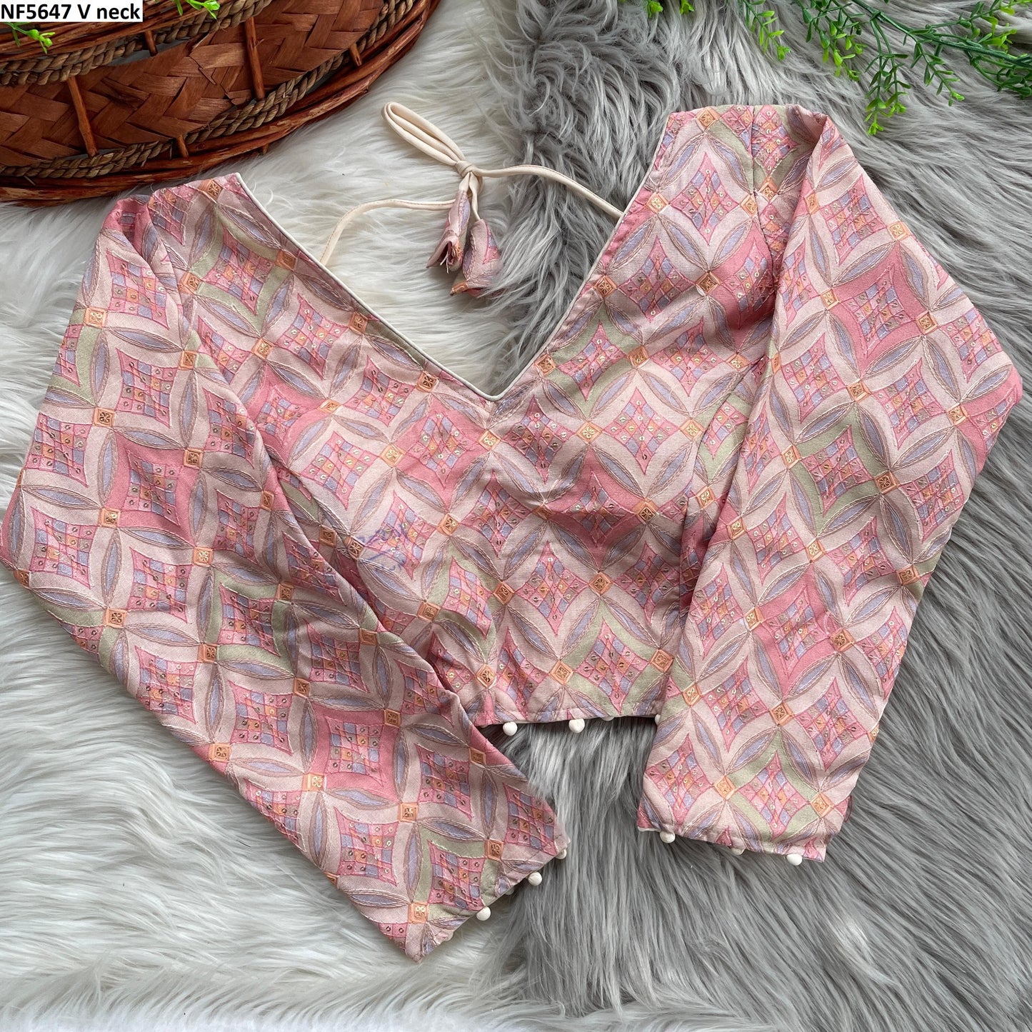 Nf5647 V Neck Vmk Blouse