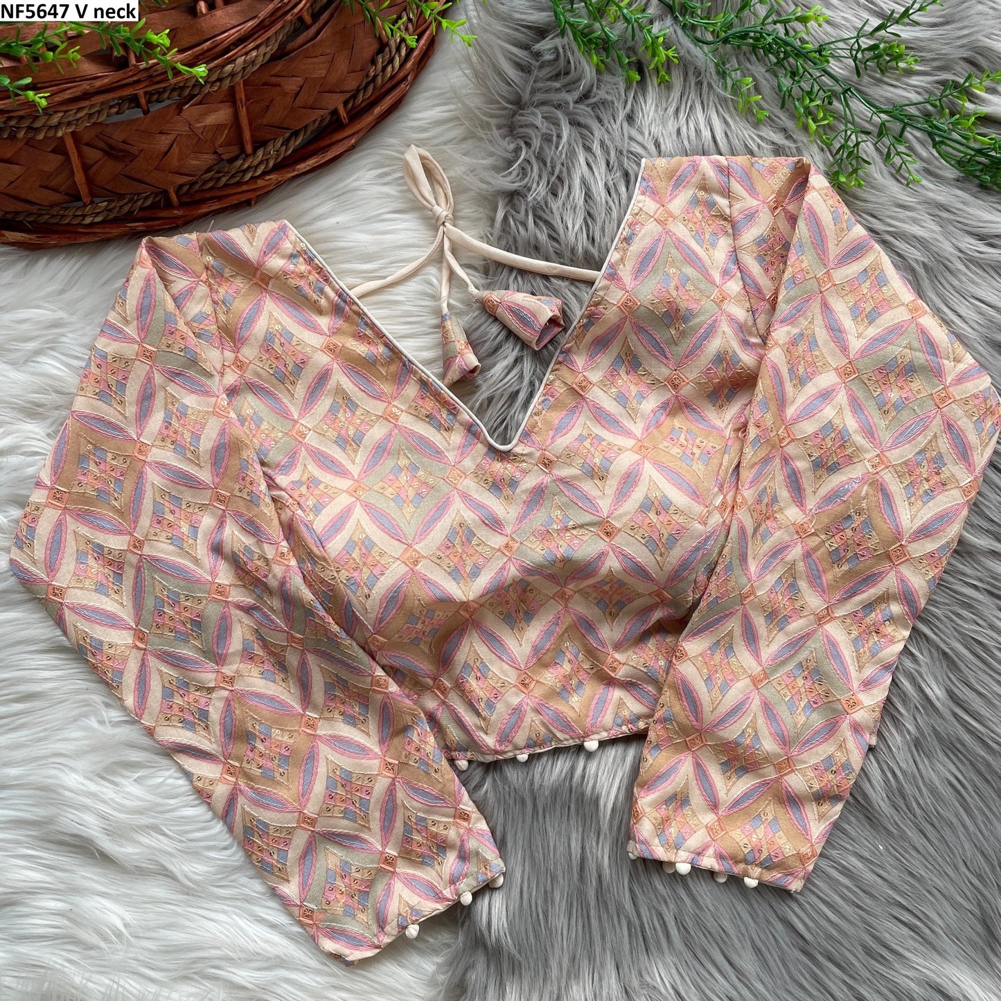 Nf5647 V Neck Vmk Blouse