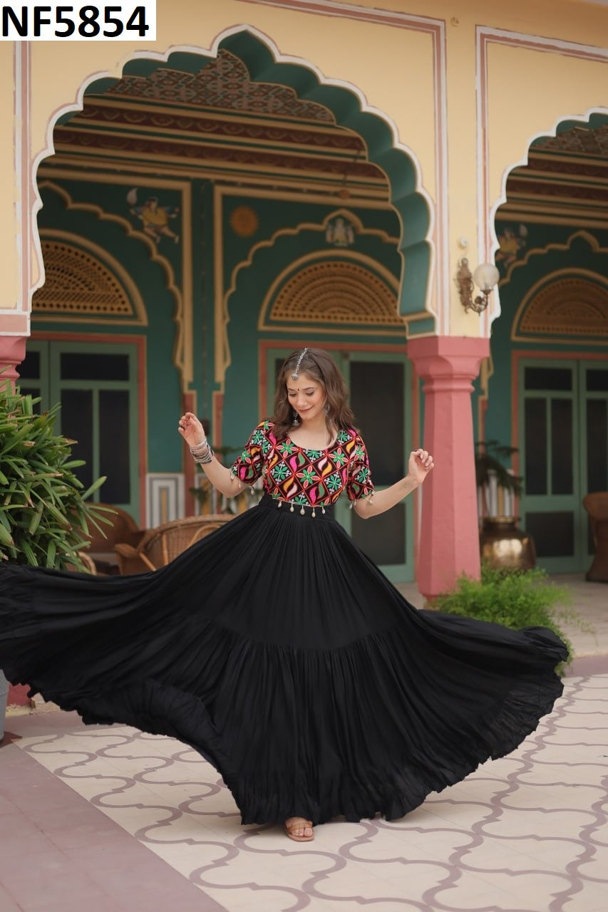 Nf5854 Vmk. Gamthi Work One Piece Gown