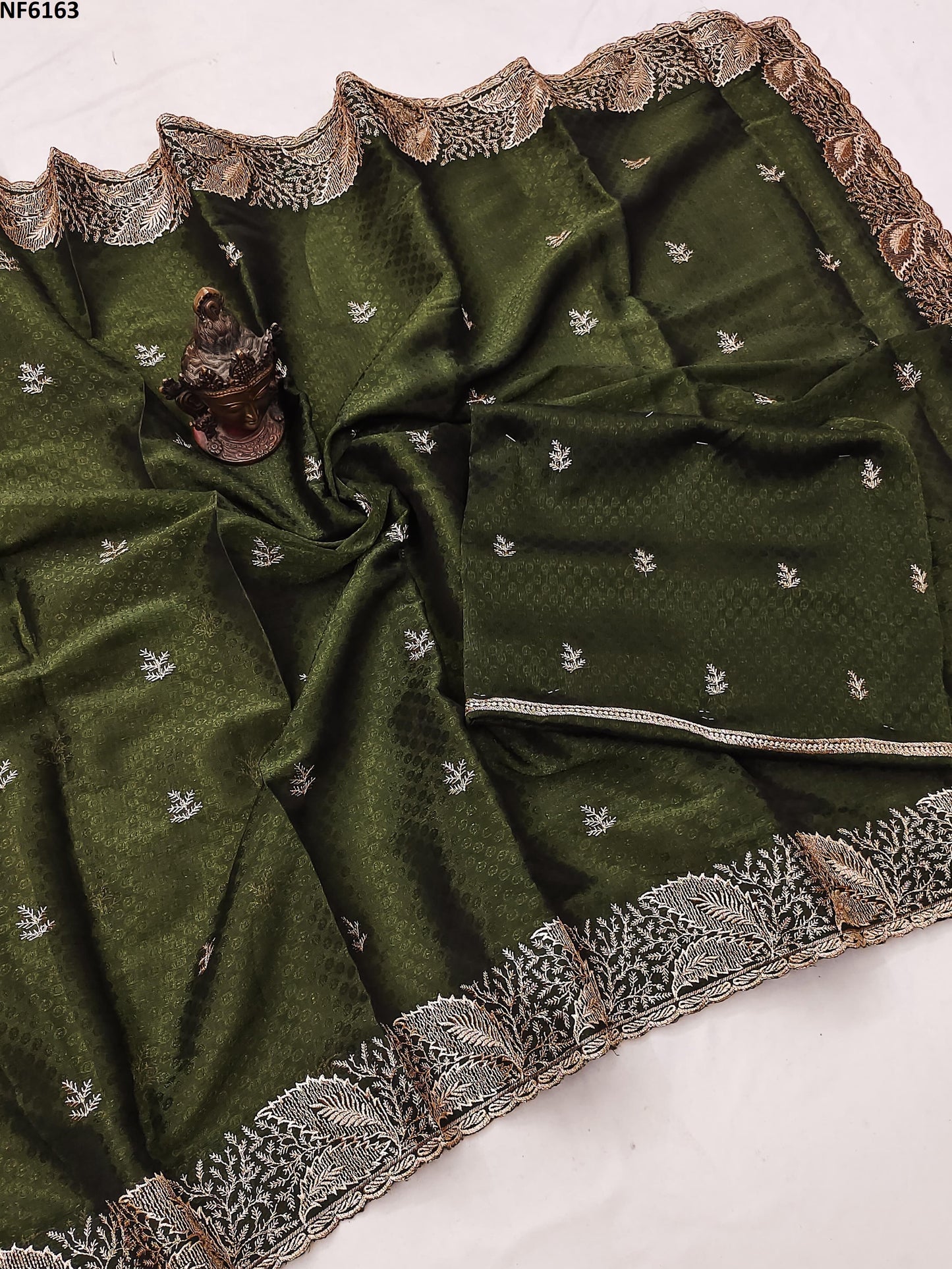 Nf6163 Vmk. Burberry Sarees