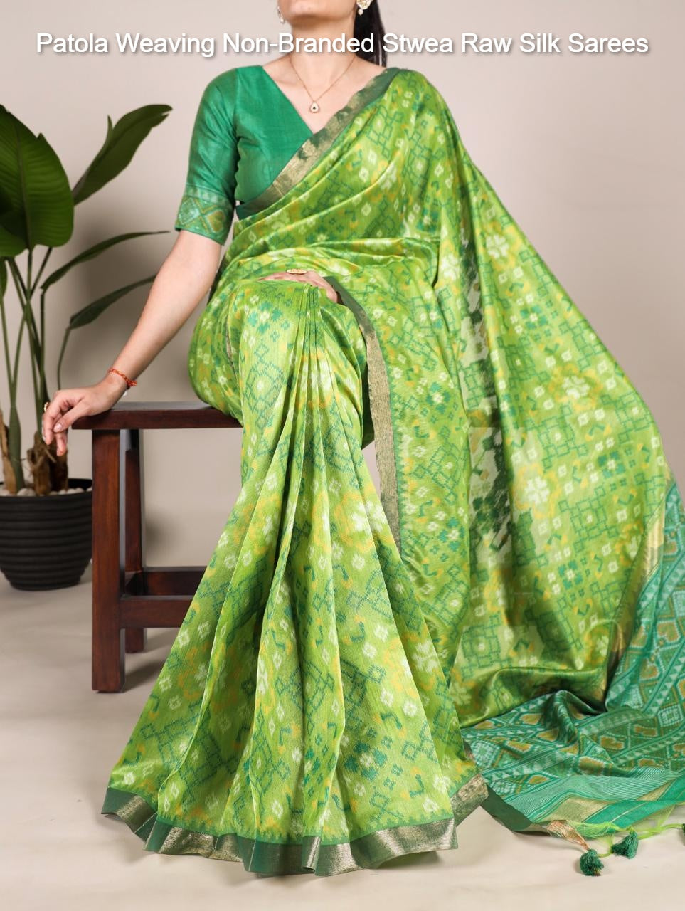 Patola Weaving Non-Branded Stwea Raw Silk Sarees