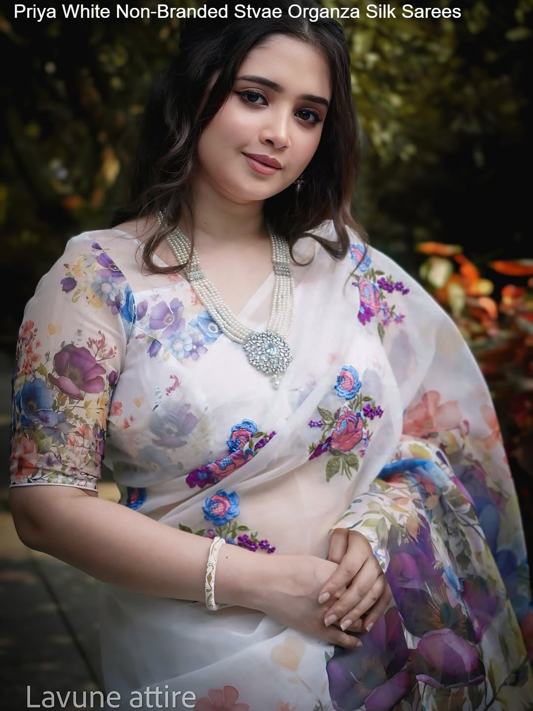 Priya White Non-Branded Stvae Organza Silk Sarees