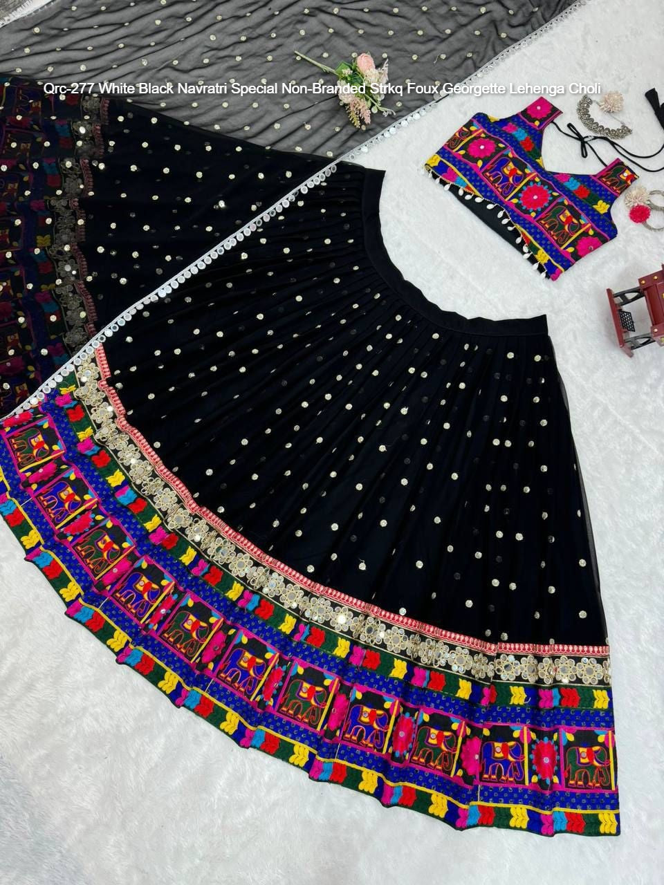 Qrc-277 White Black Navratri Special Non-Branded Strkq Foux Georgette Lehenga Choli