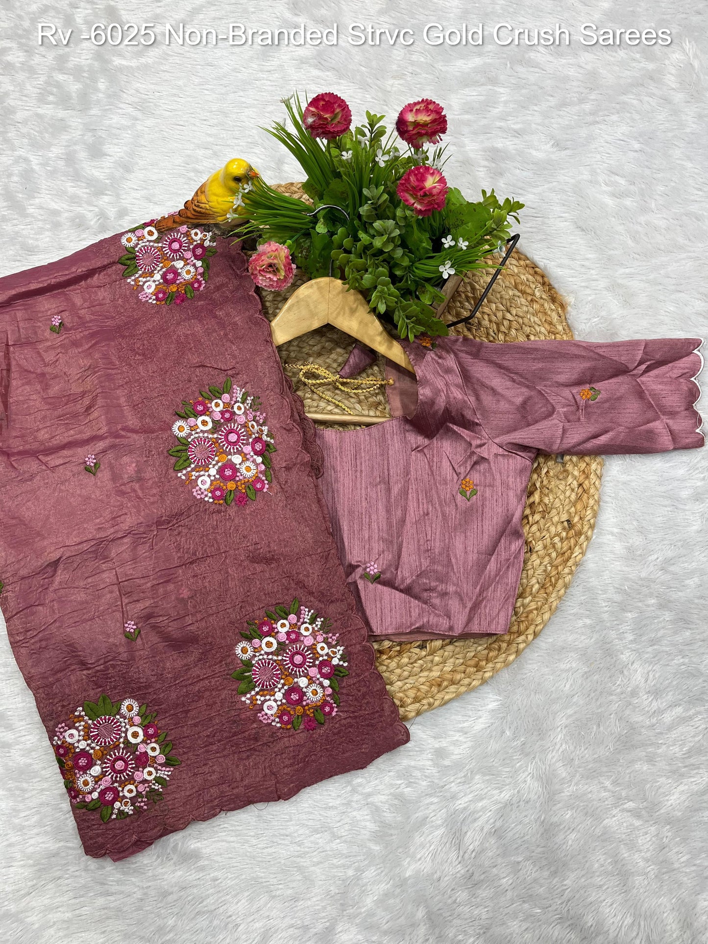 Rv -6025 Non-Branded Strvc Gold Crush Sarees