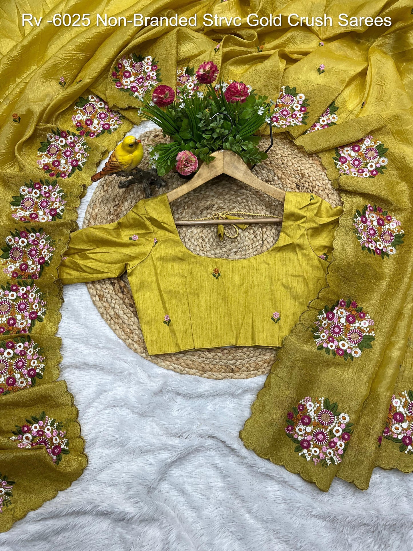 Rv -6025 Non-Branded Strvc Gold Crush Sarees
