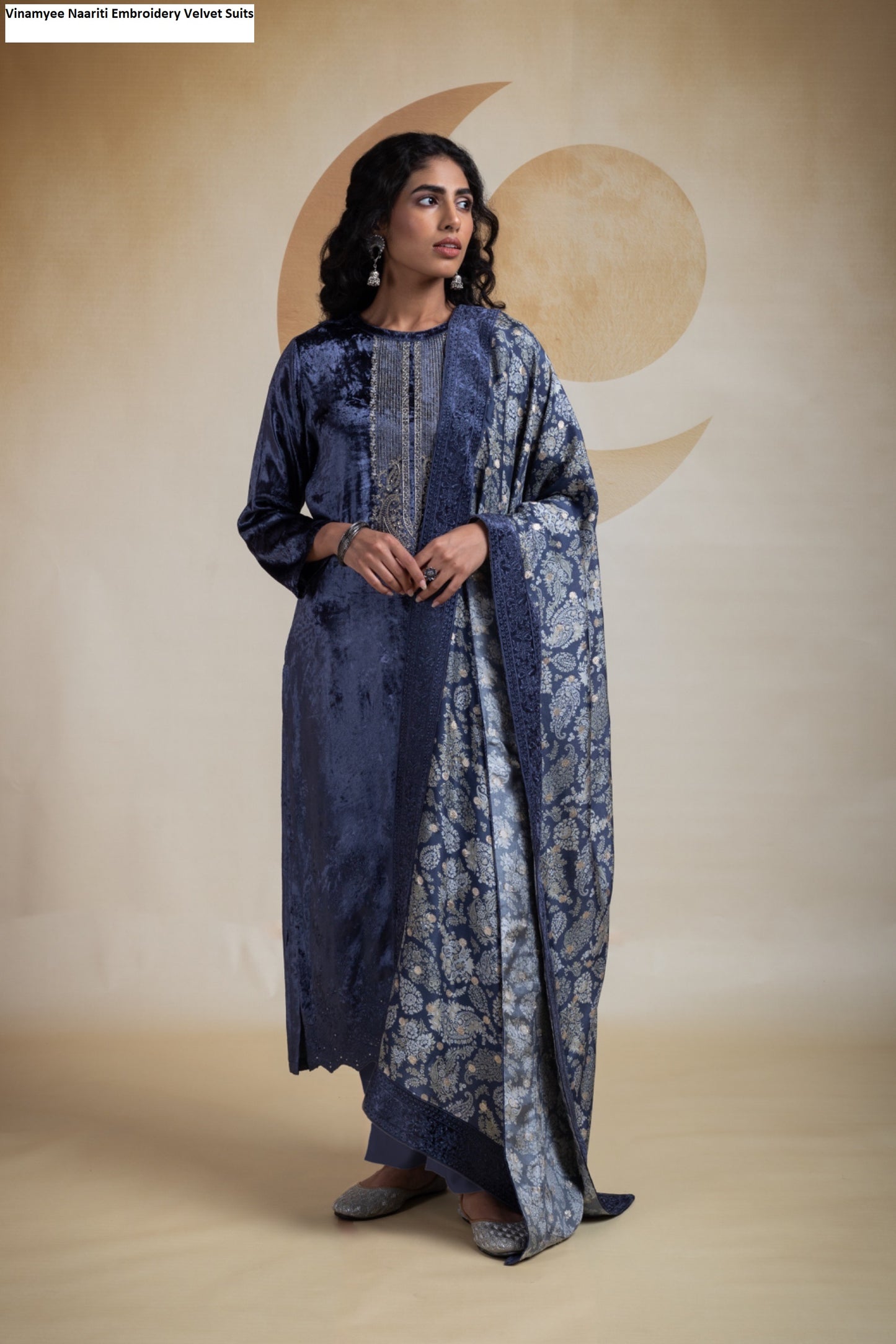 Vinamyee Naariti Embroidery Velvet Suits