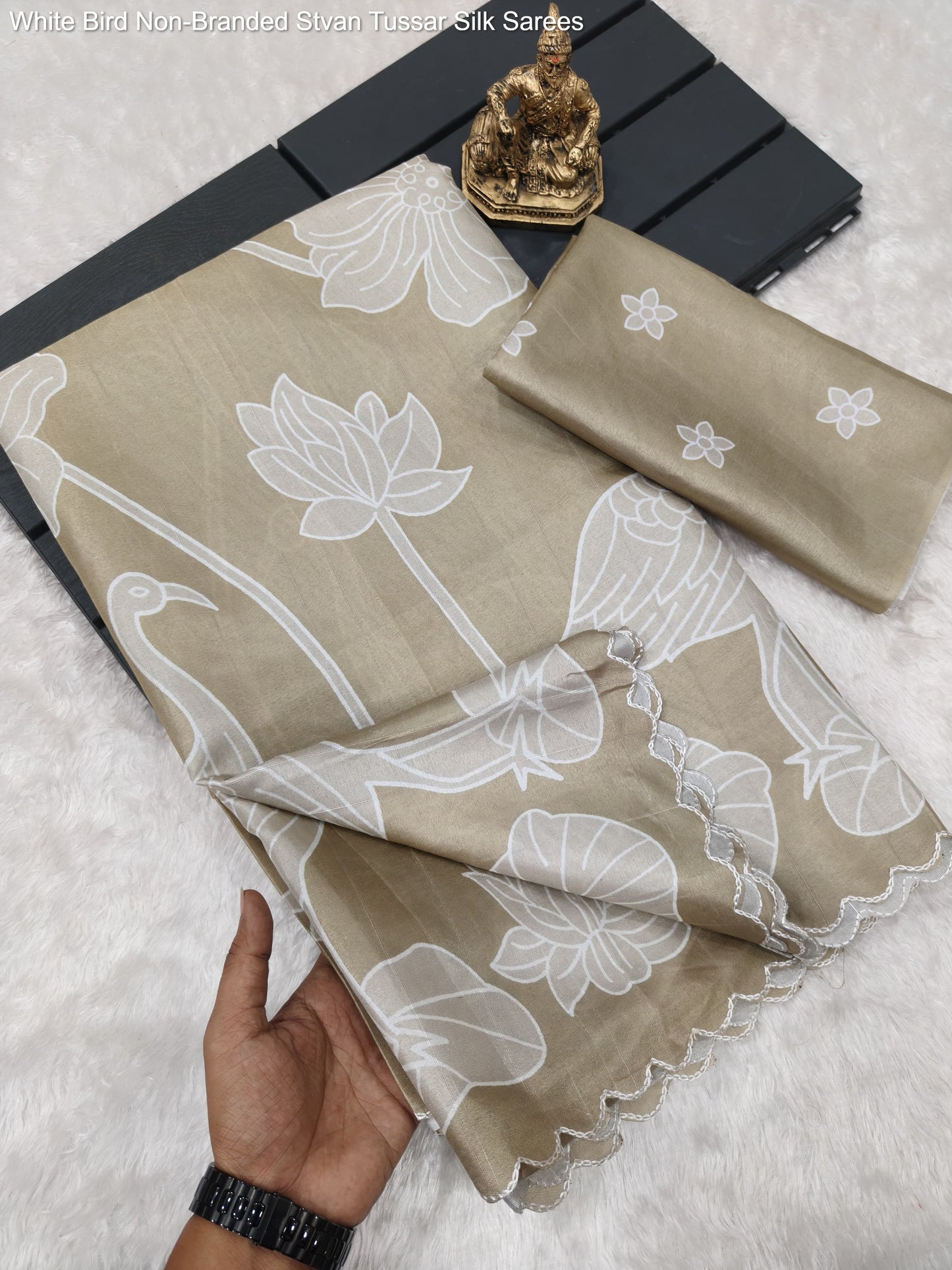 White Bird Non-Branded Stvan Tussar Silk Sarees