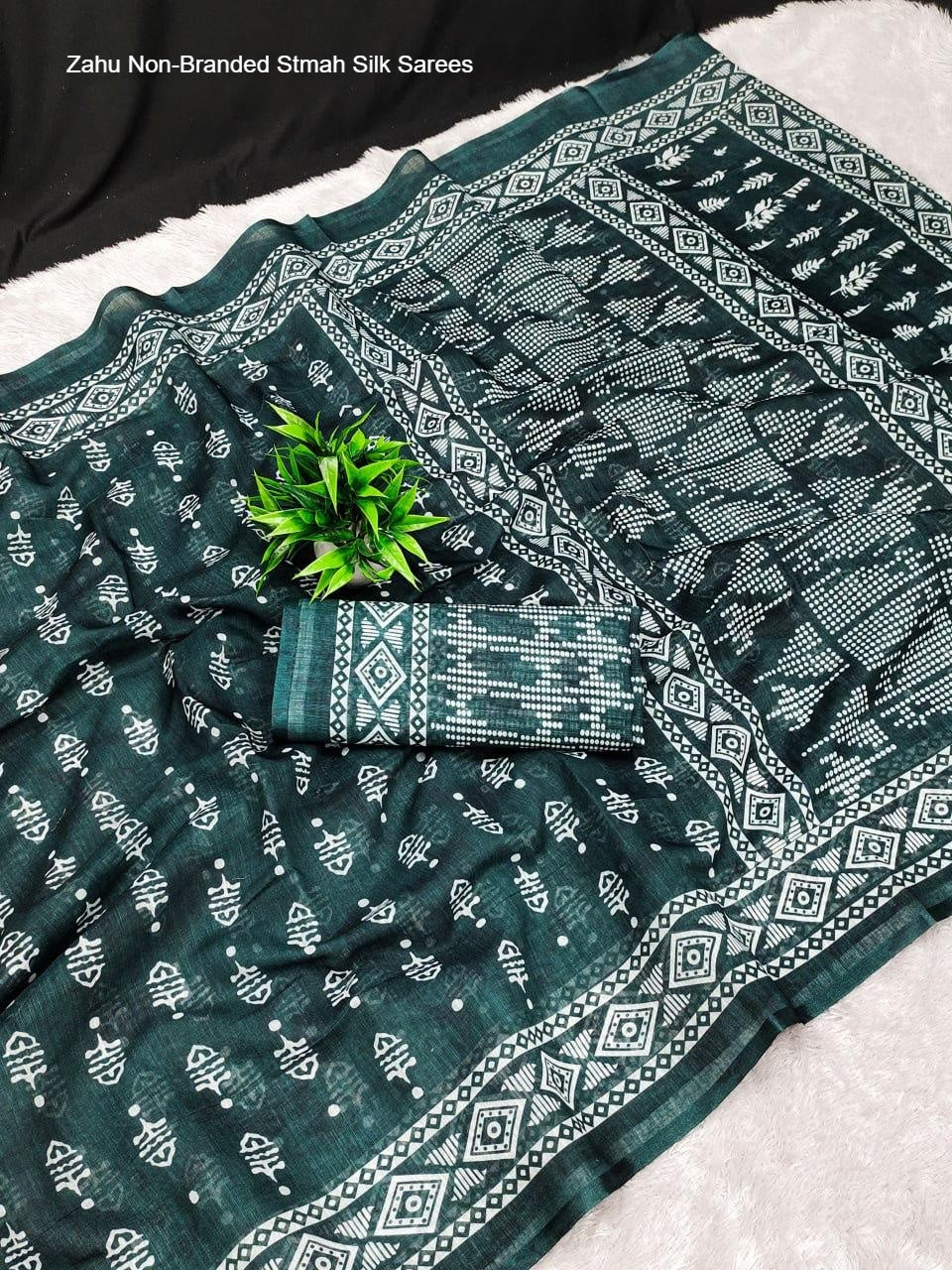 Zahu Non-Branded Stmah Silk Sarees