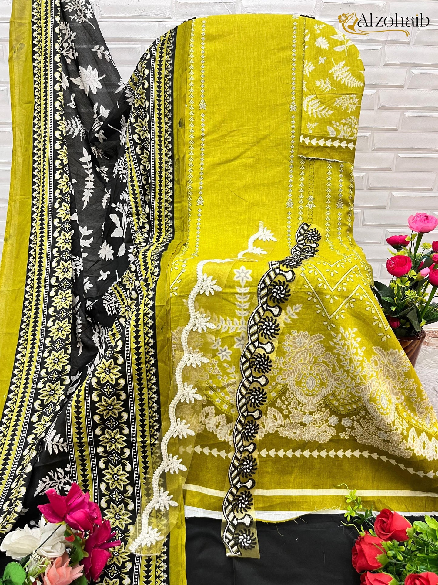 1093 Al Zohaib Semi Lawn Pakistani Patch Suits