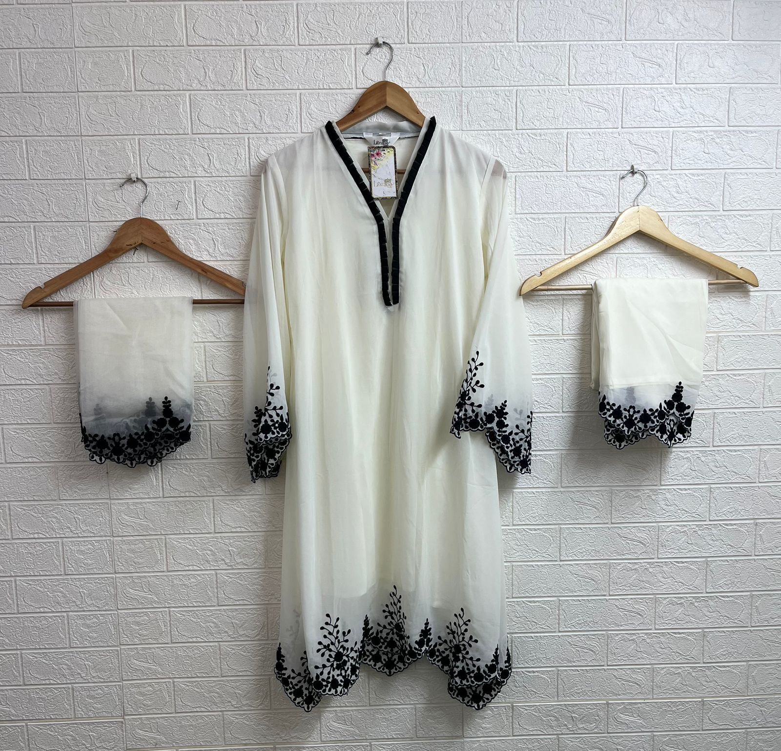 1439 Laxuria Trendz Pakistani Readymade Suits