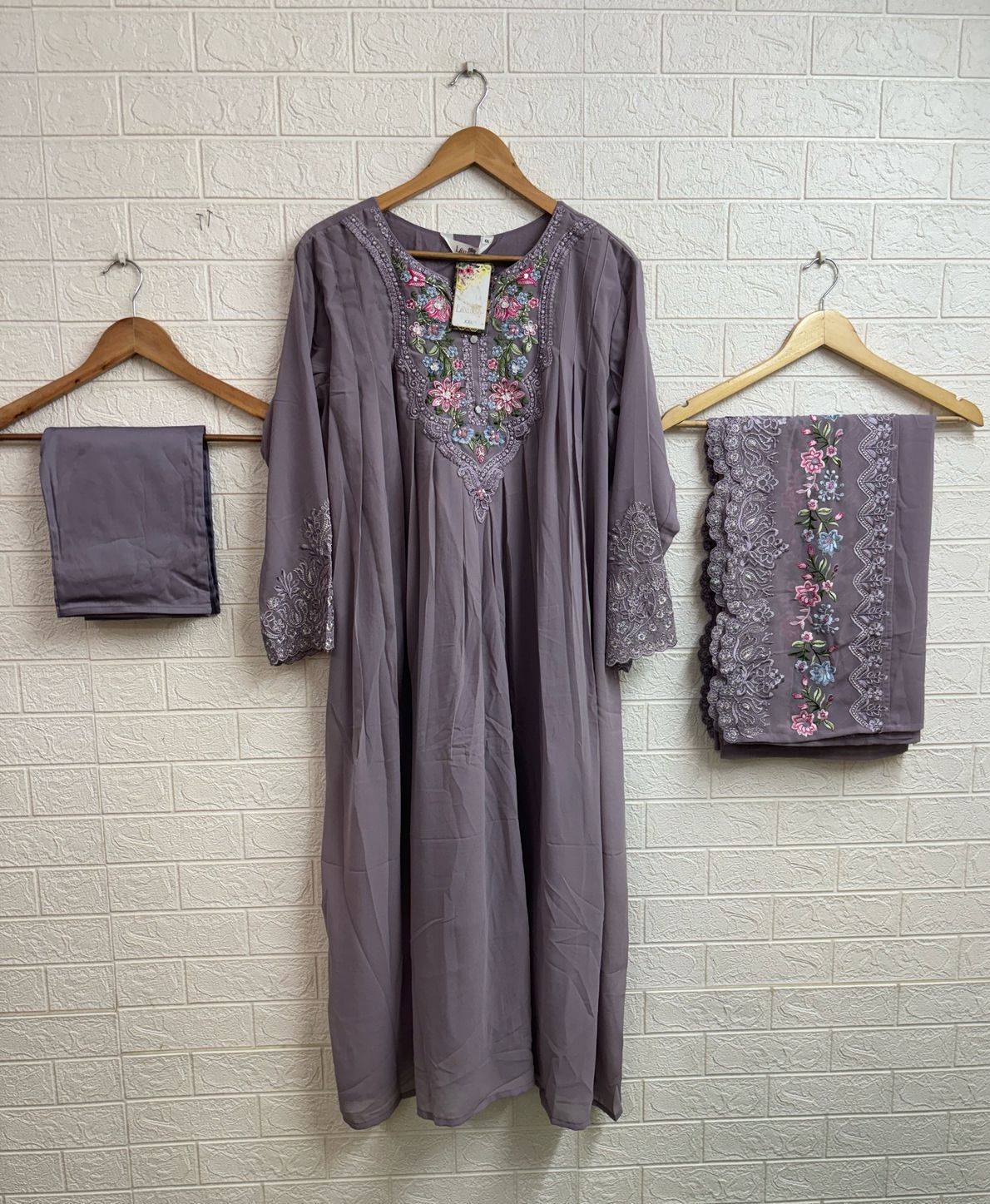 1477 Laxuria Trendz Georgette Pakistani Readymade Suits