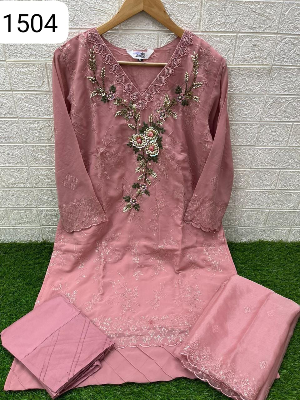 1504 Pink Laxuria Trendz Fox Georgette Pakistani Readymade Suits