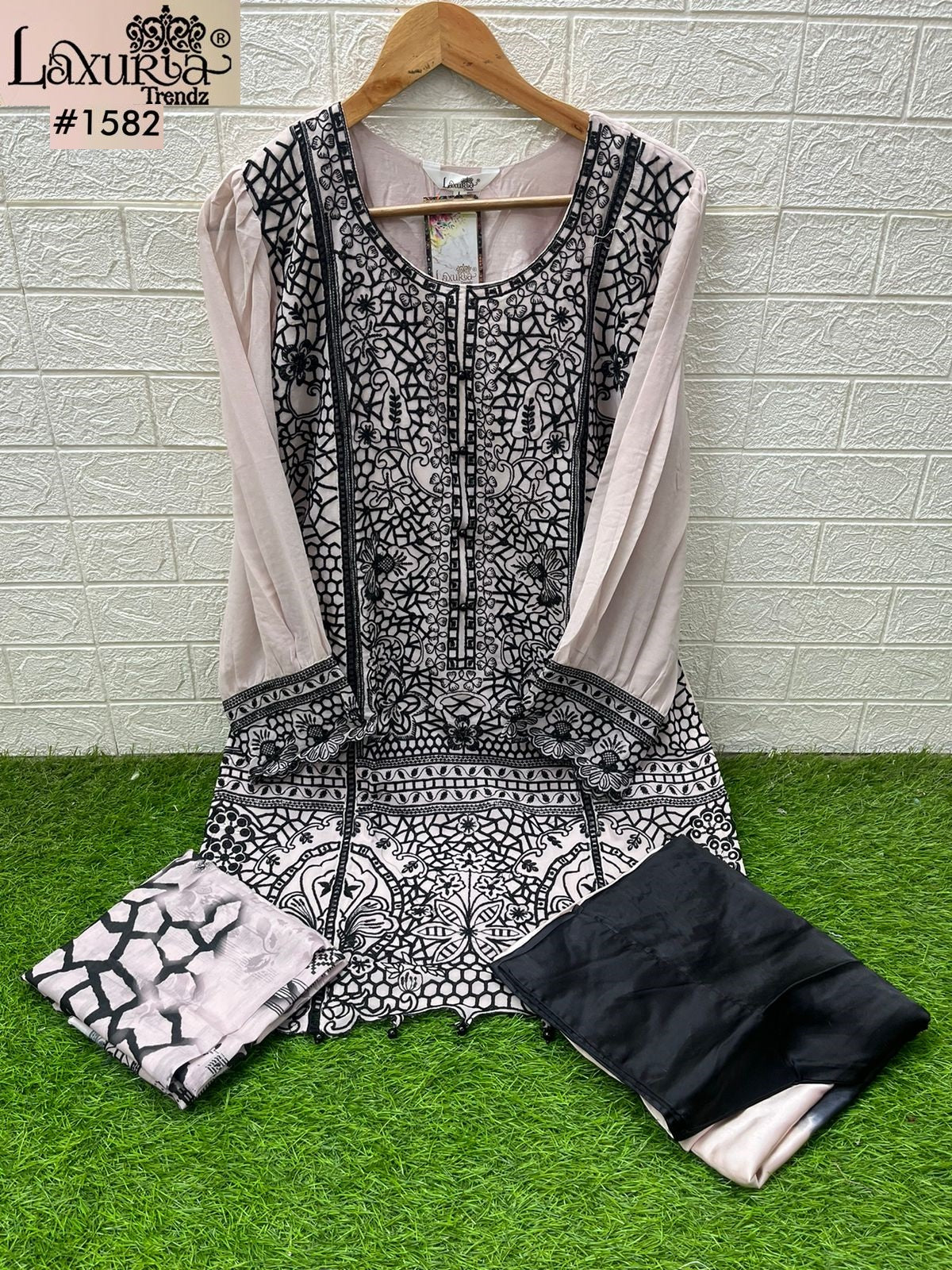 1582 Dusty Rose Laxuria Trendz Fox Georgette Pakistani Readymade Suits