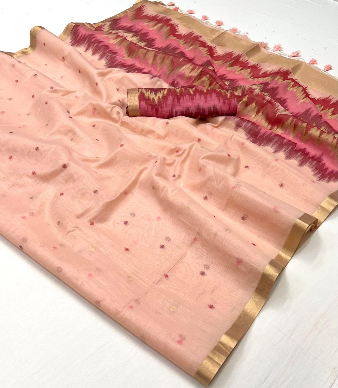 18003 Kaloma Rajbeer Weaving Sarees