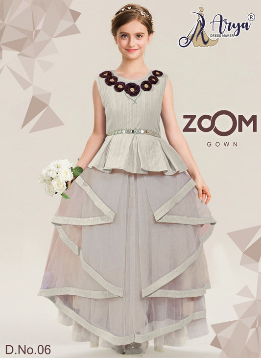 Zoom 06 Adm Girls Gown