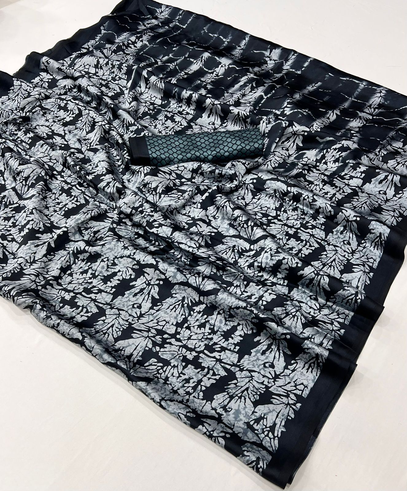 396017 Kazule Rajtex Satin Sarees