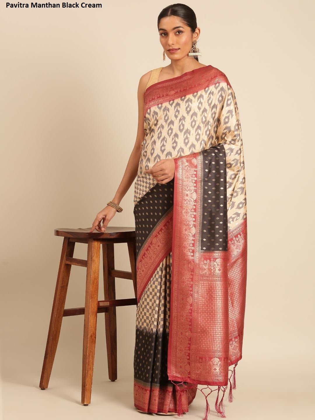 Pavitra Manthan Black Cream Bunawat Sarees
