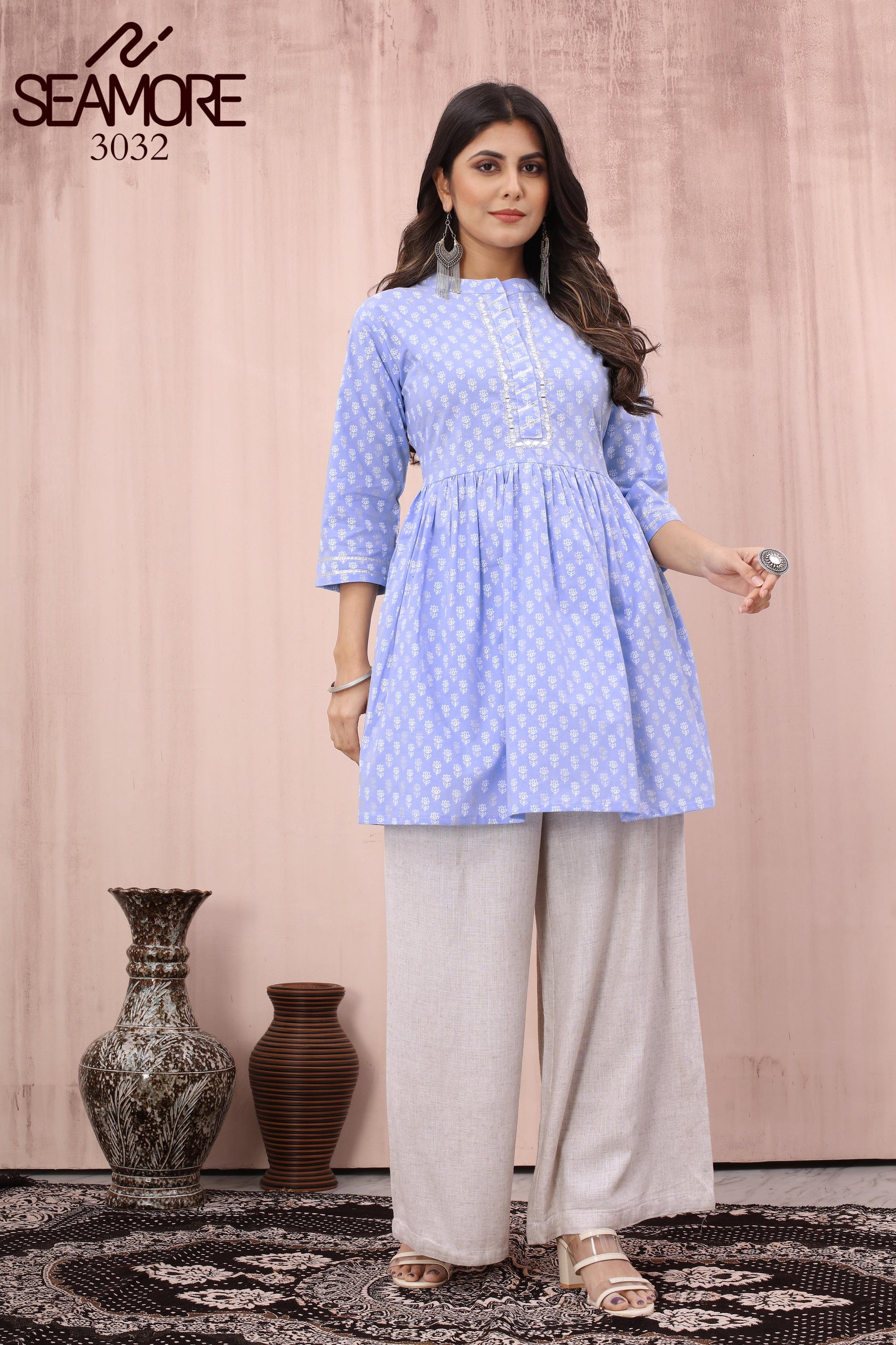 3032 Sky Seamore Women Top