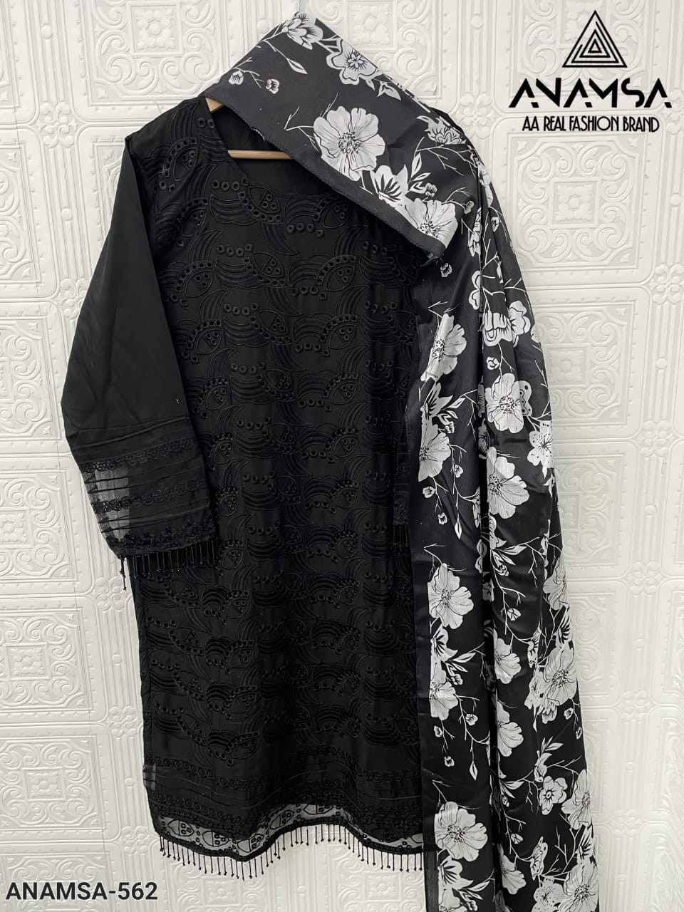 562 Anamsa Rayon Pakistani Readymade Suits