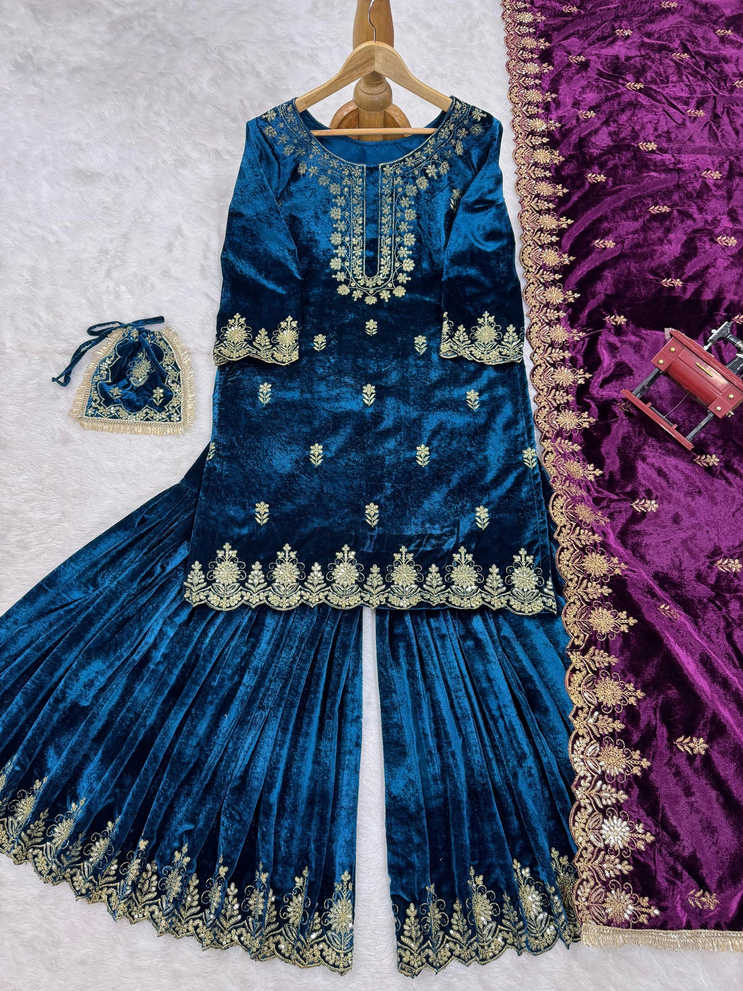 5778 Blue Aarohi Velvet Readymade Suits