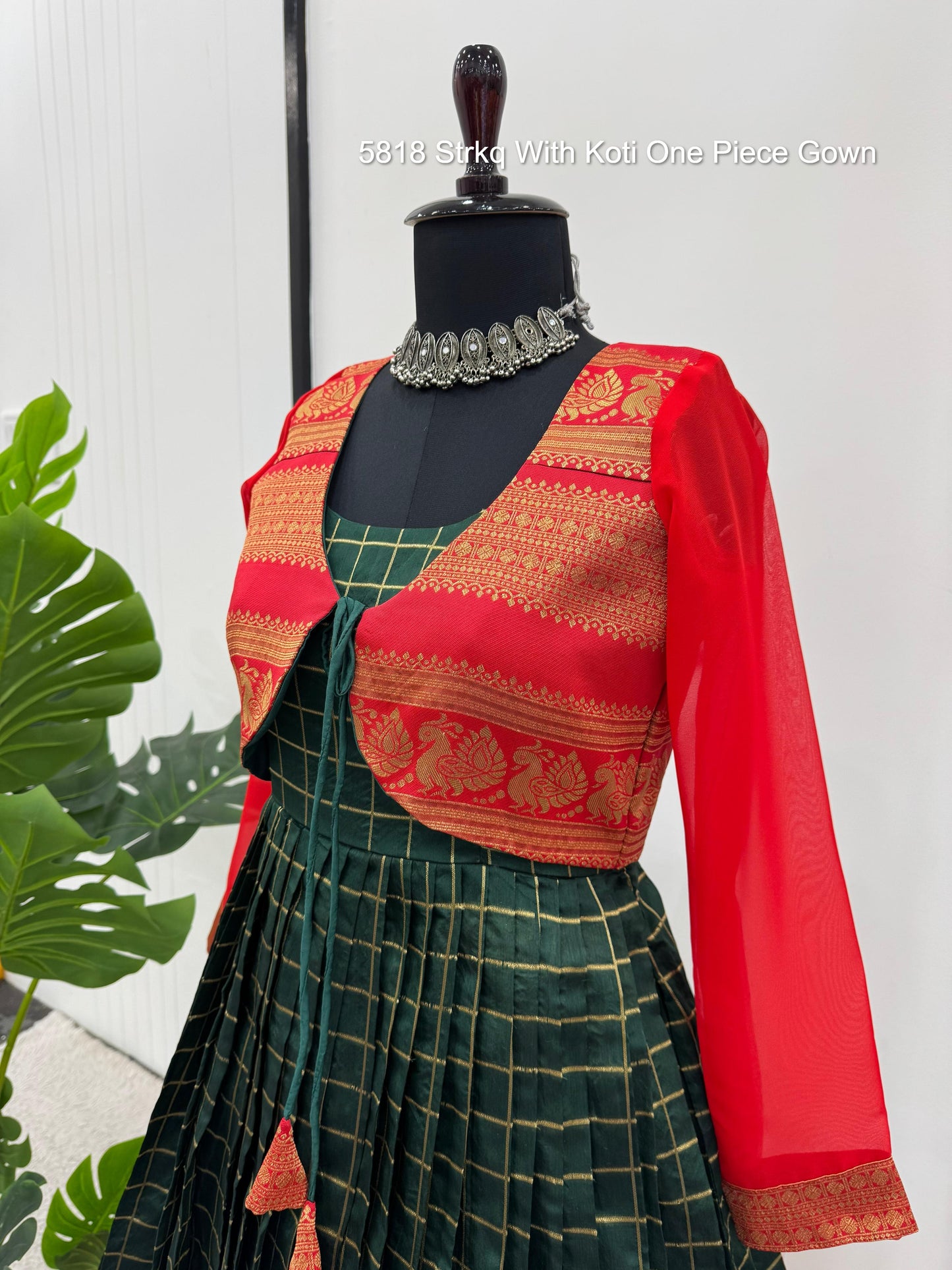 5818 Strkq With Koti One Piece Gown