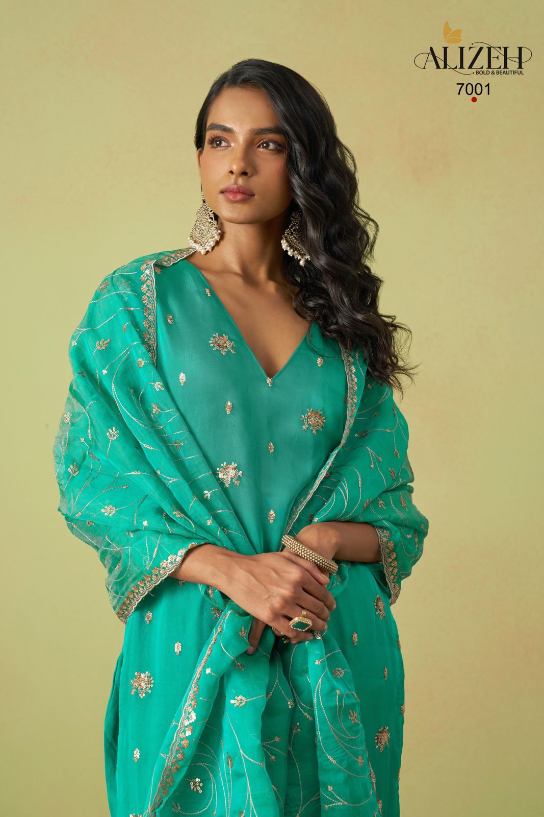 7001 Gulaabo Alizeh Shimmer Unstitched Suits