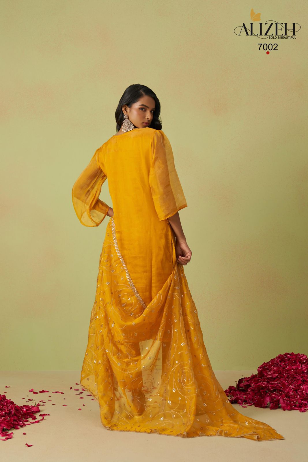 7002 Gulaabo Alizeh Shimmer Unstitched Suits