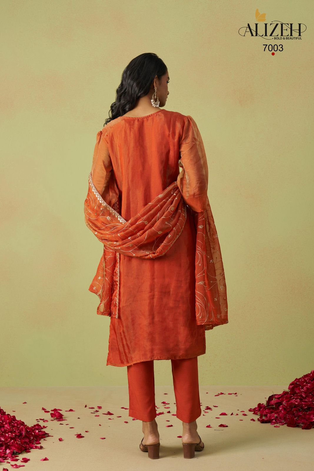 7003 Gulaabo Alizeh Shimmer Unstitched Suits