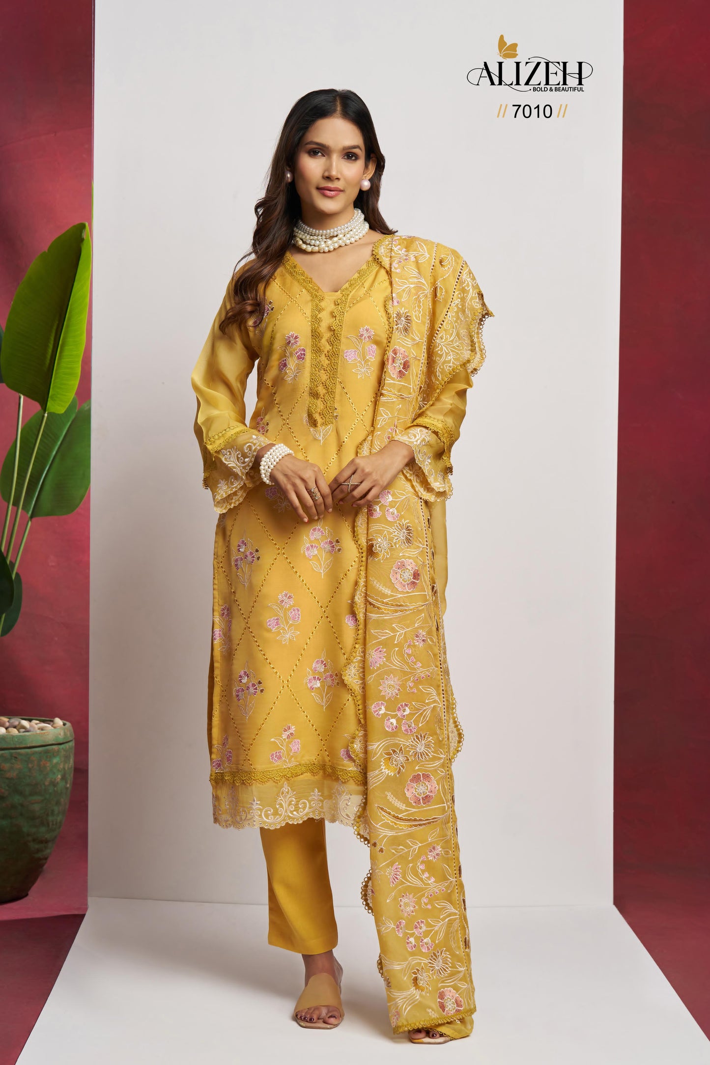 7010 Saadgi Alizeh Embroidery Unstitched Suits