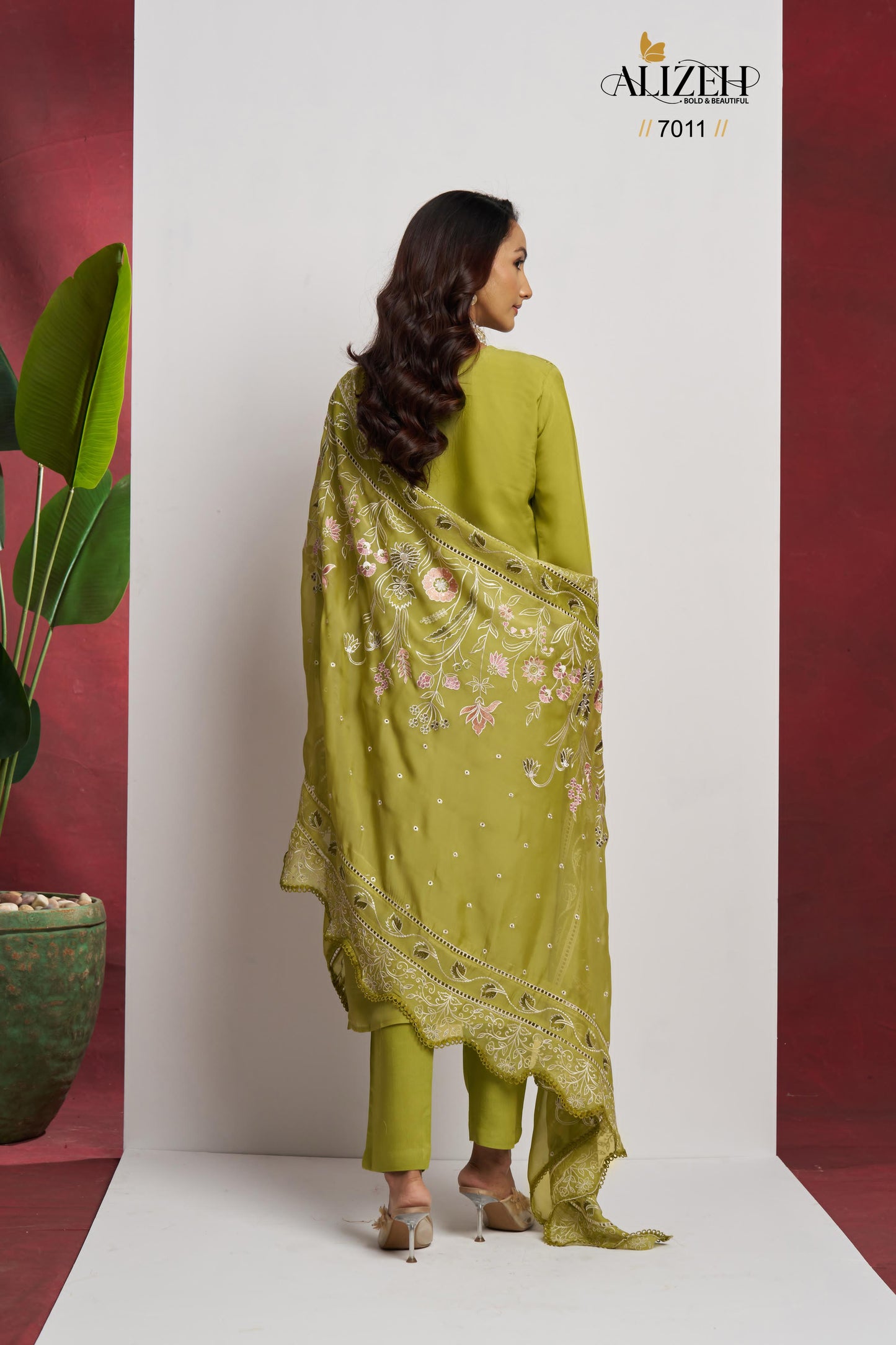 7011 Saadgi Alizeh Embroidery Unstitched Suits