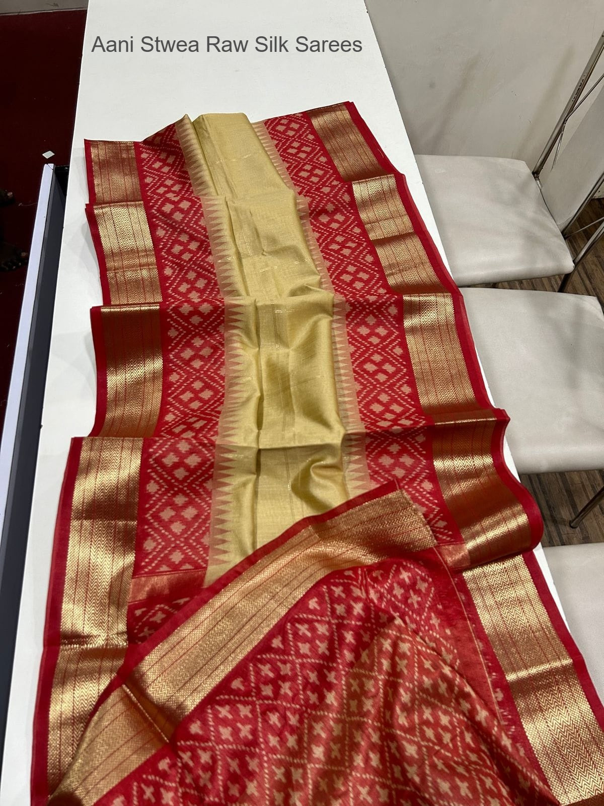 Aani Stwea Raw Silk Sarees