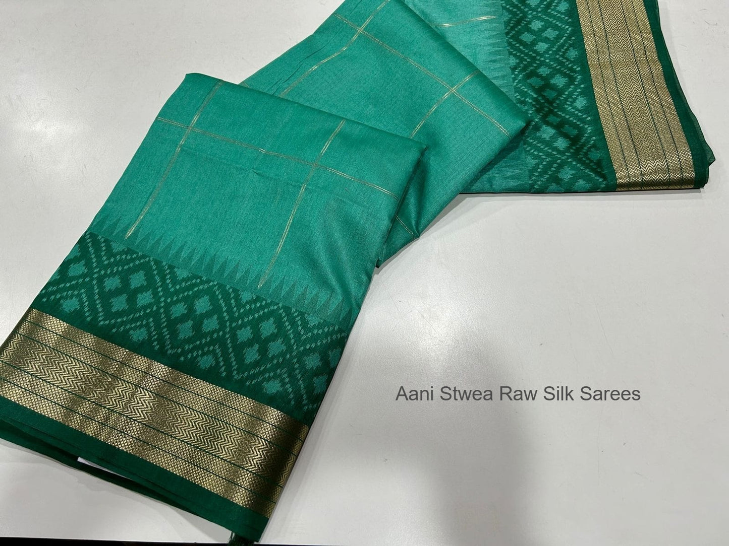 Aani Stwea Raw Silk Sarees