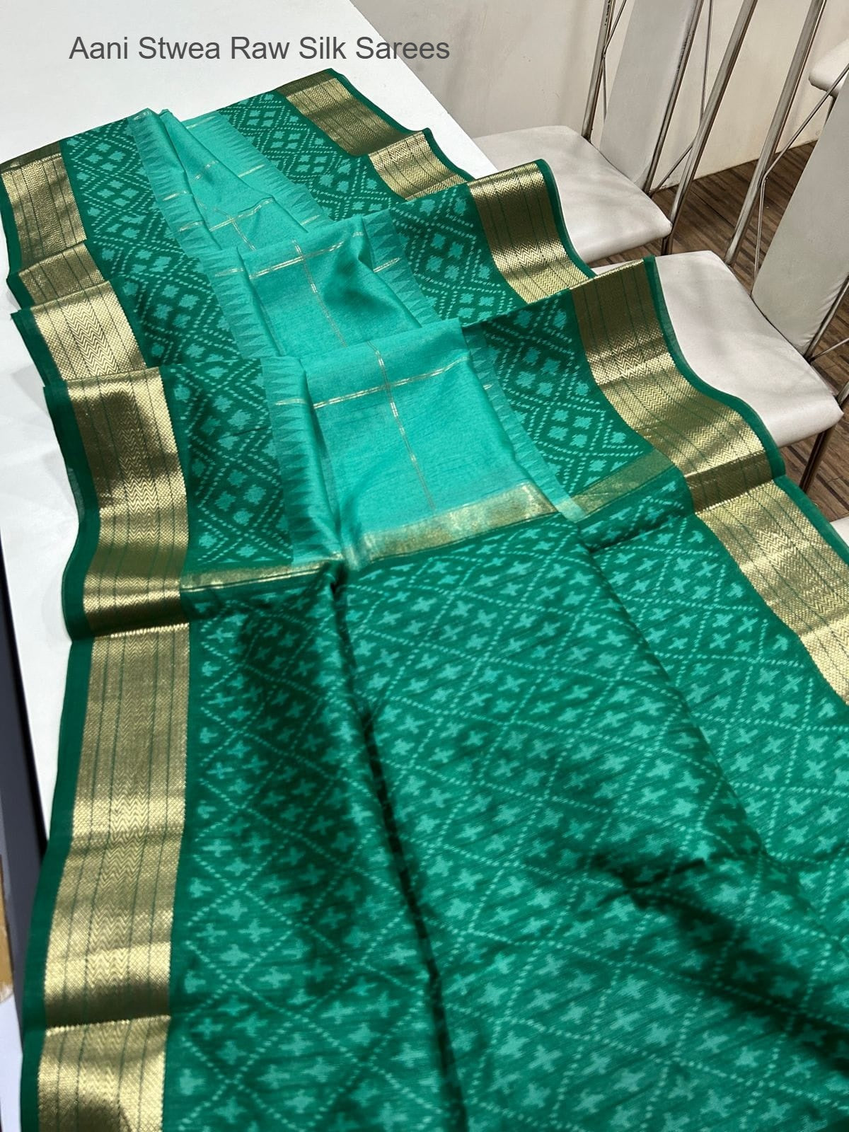 Aani Stwea Raw Silk Sarees