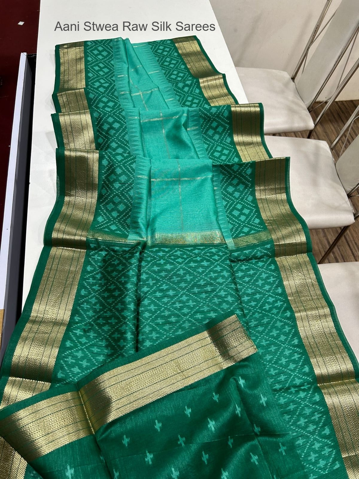 Aani Stwea Raw Silk Sarees
