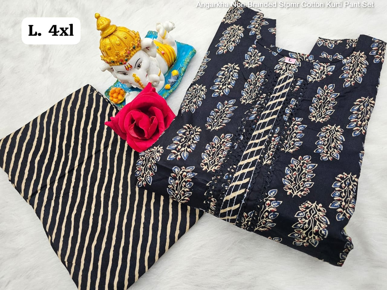 Angarkha Non-Branded Stpmr Cotton Kurti Pant Set