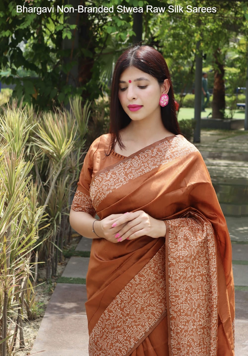 Bhargavi Non-Branded Stwea Raw Silk Sarees