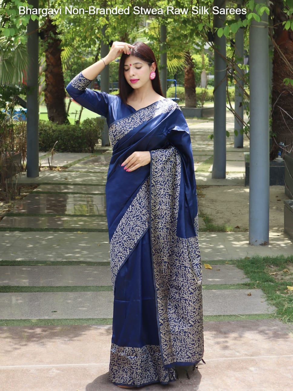Bhargavi Non-Branded Stwea Raw Silk Sarees