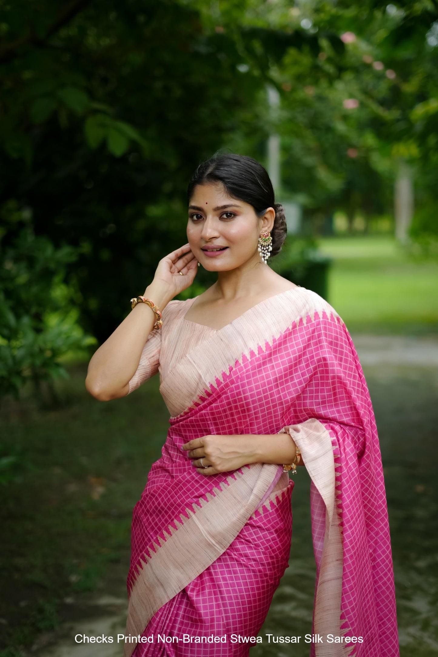 Checks Printed Non-Branded Stwea Tussar Silk Sarees